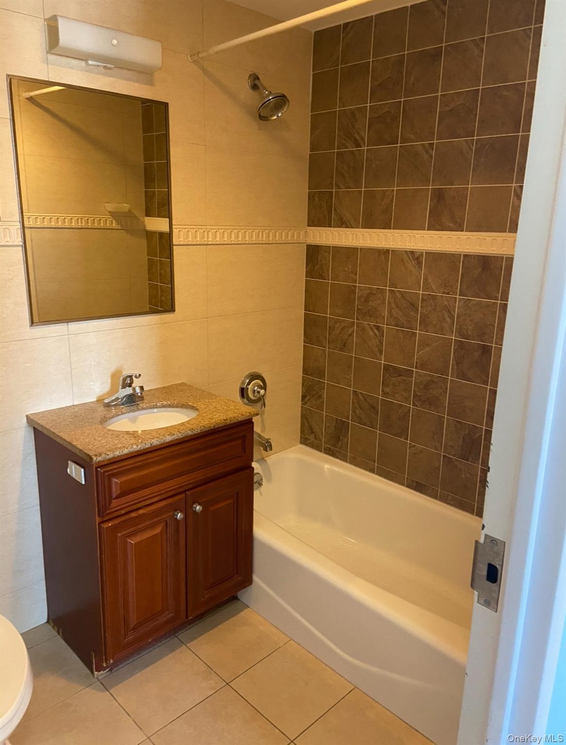 #7 photo, 93-05 37th Avenue, Jackson Heights , NY 11372