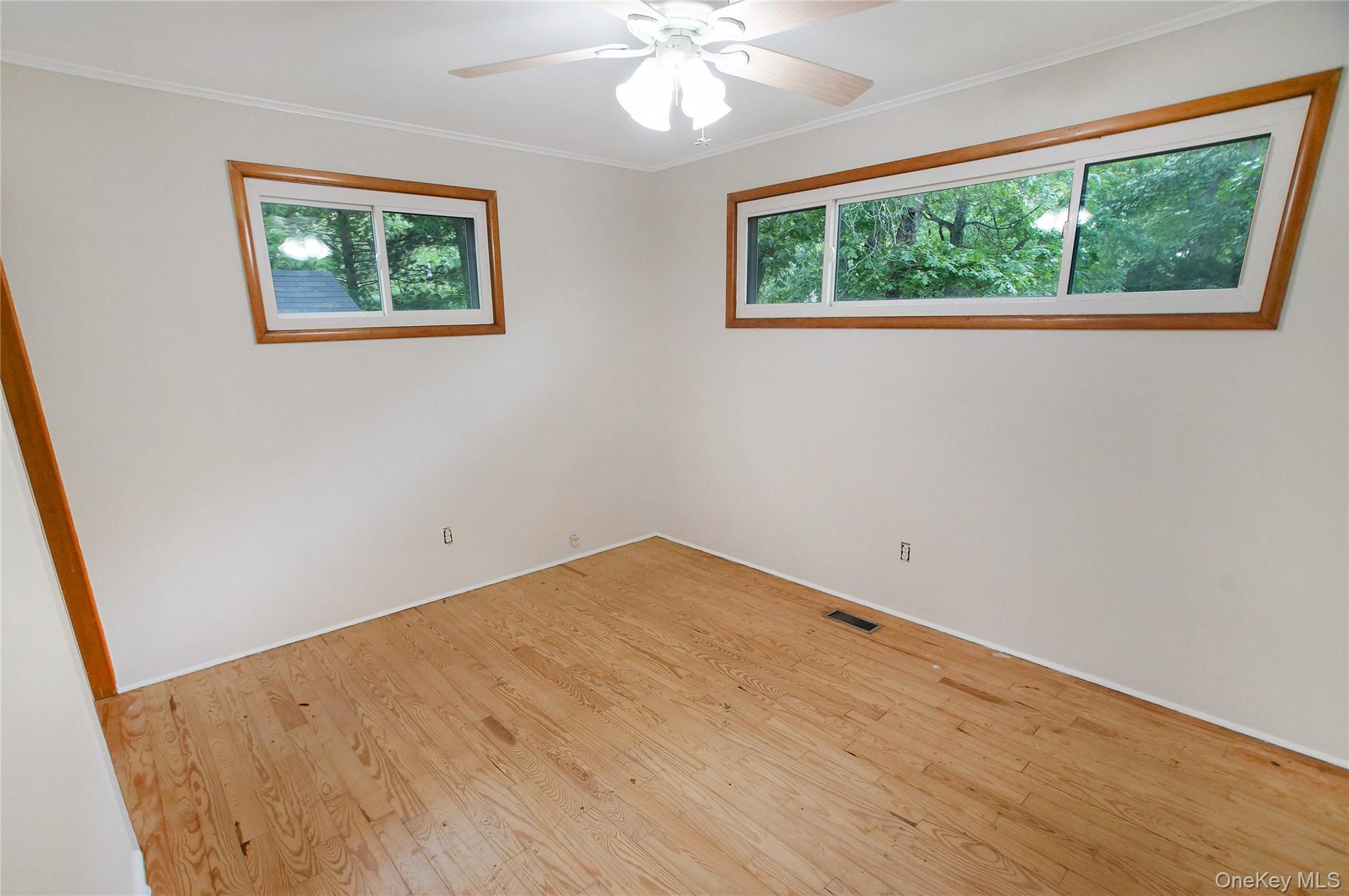 #3 photo, 114 Lynncliff Road 114 Lynncliff Road, سوفولك Hampton Bays , NY 11946