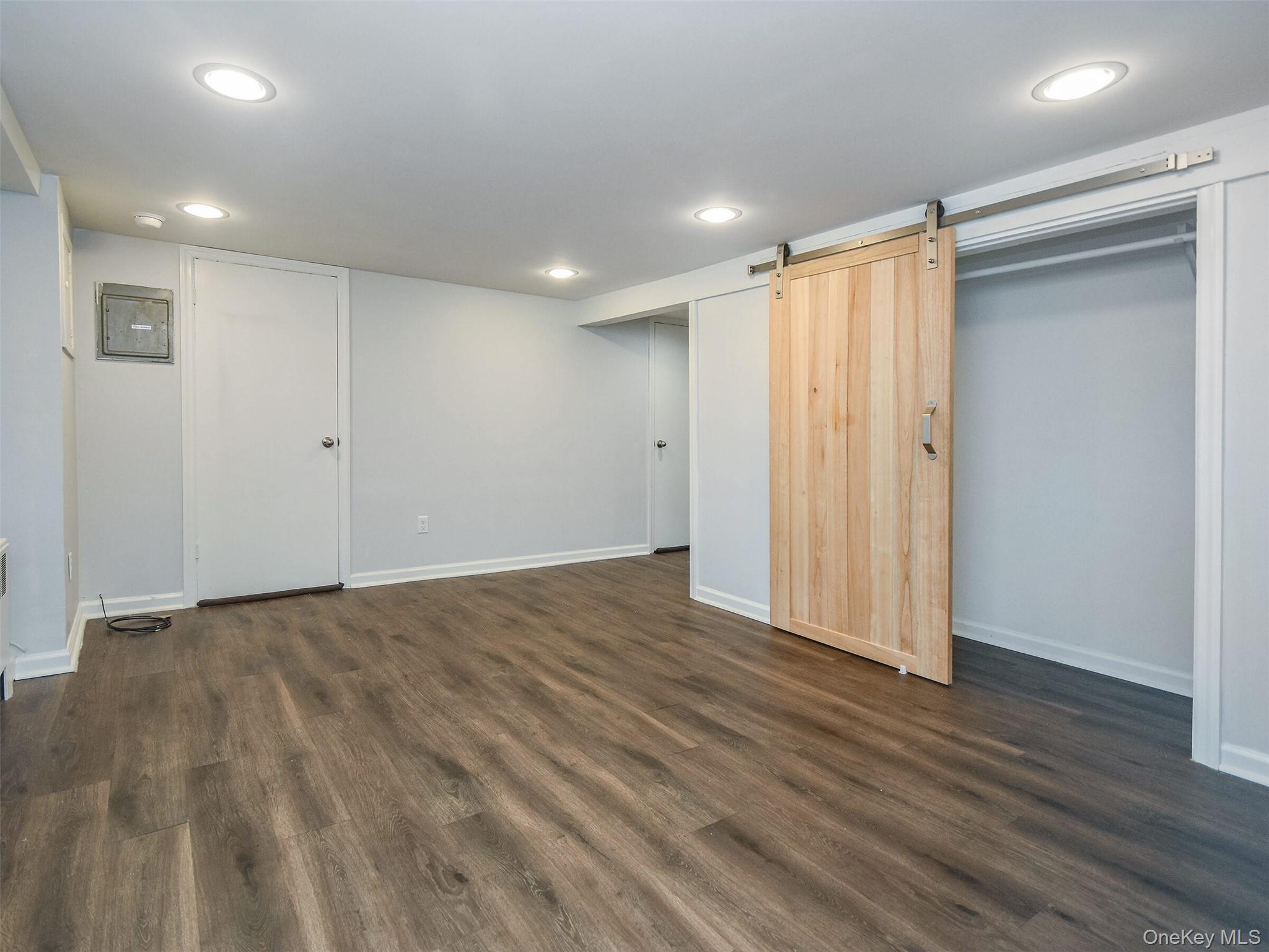 #12 photo, 3 A Pequot Avenue, מחוז נסאו Port Washington , NY 11050