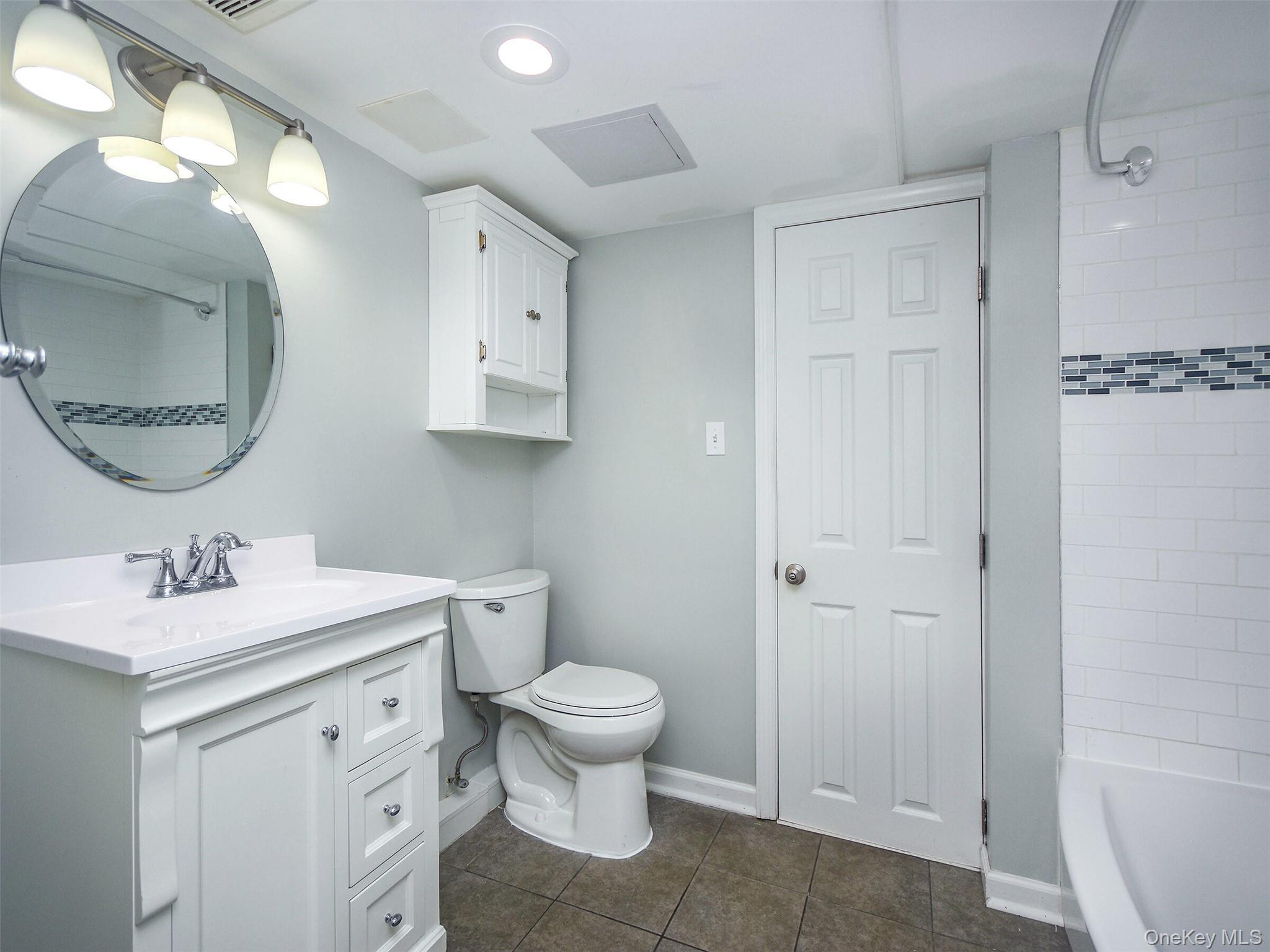 #17 photo, 3 A Pequot Avenue, מחוז נסאו Port Washington , NY 11050