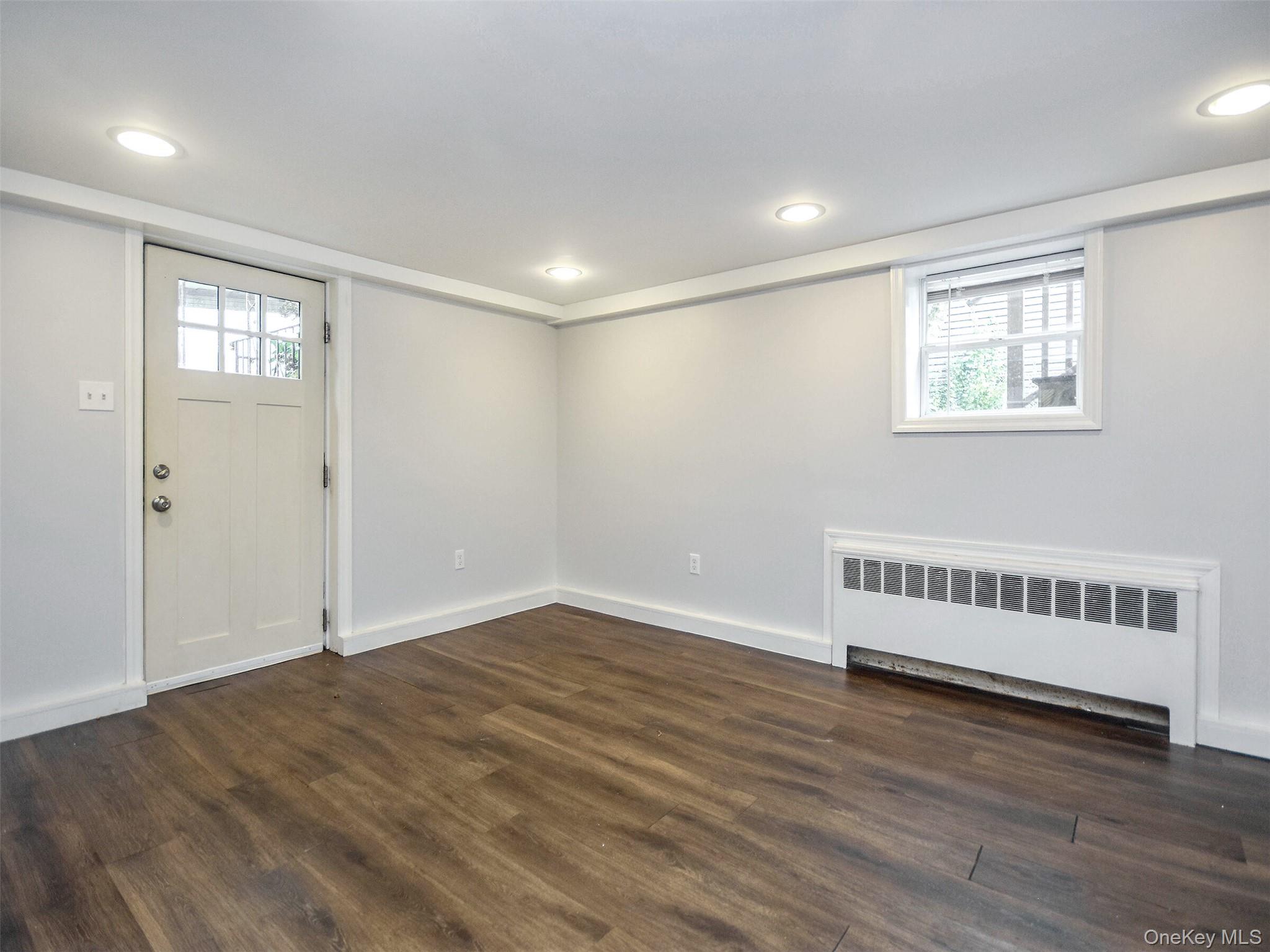 #4 photo, 3 A Pequot Avenue, מחוז נסאו Port Washington , NY 11050