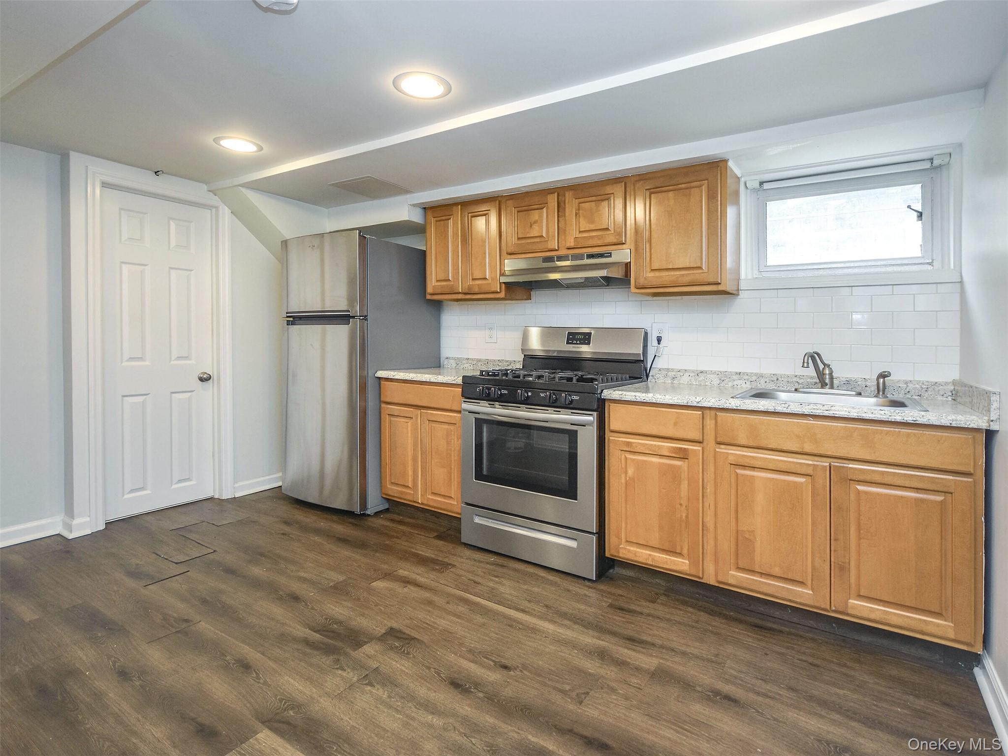 #8 photo, 3 A Pequot Avenue, מחוז נסאו Port Washington , NY 11050