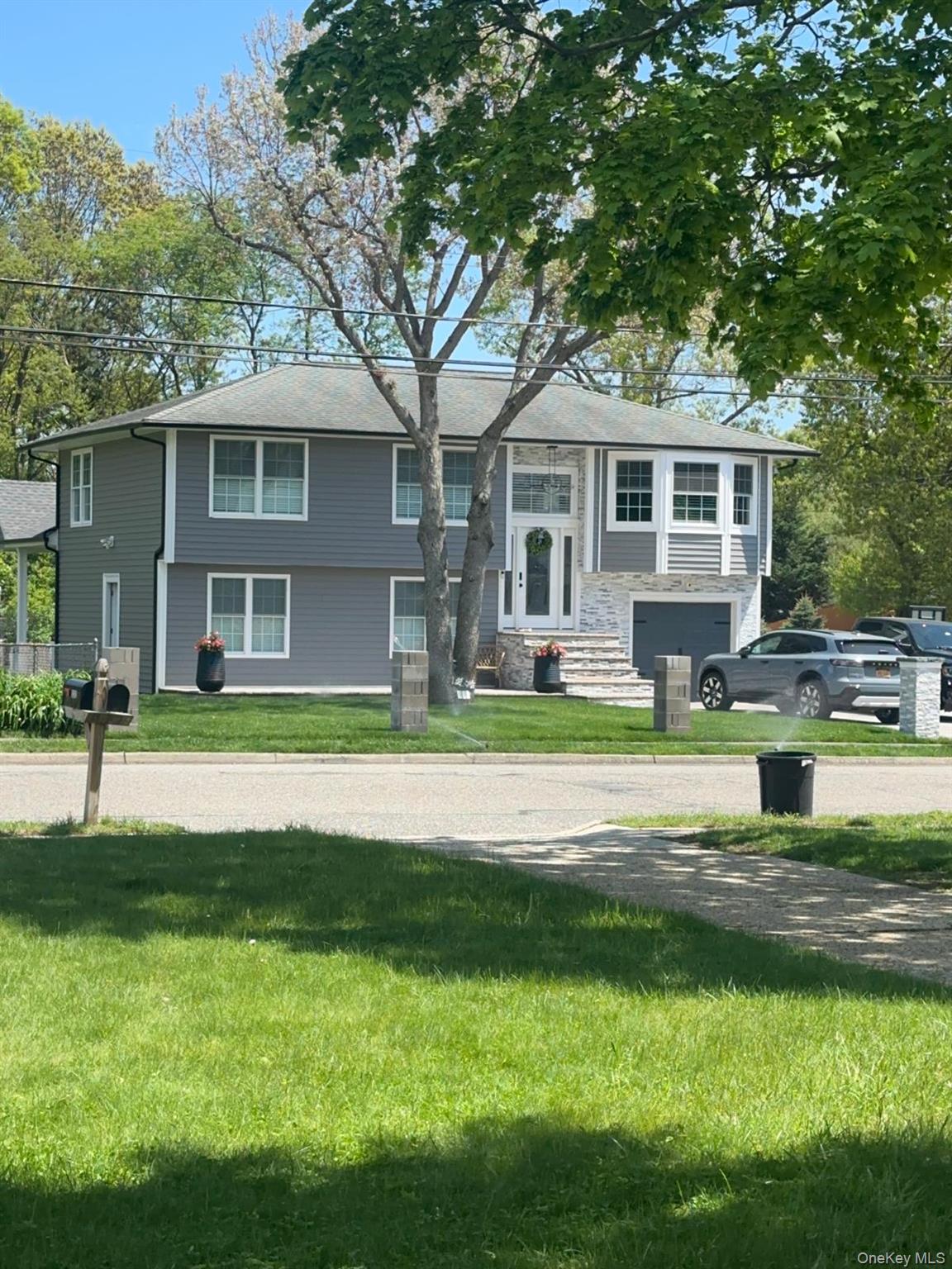 #1 photo, 331 American Boulevard, מחוז סאפוק Brentwood , NY 11717