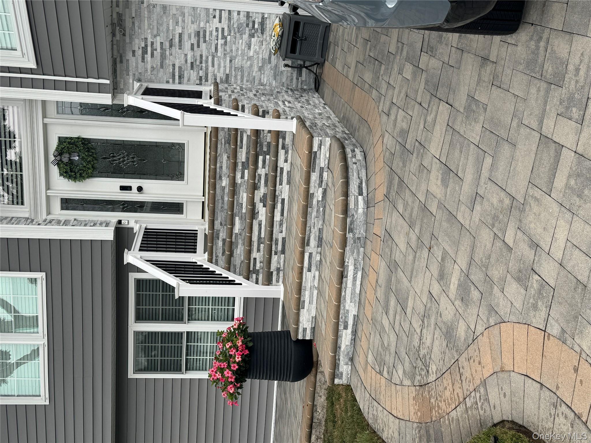 #2 photo, 331 American Boulevard, מחוז סאפוק Brentwood , NY 11717