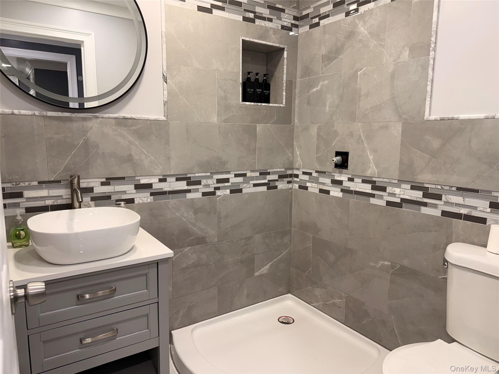 #20 photo, 331 American Boulevard, מחוז סאפוק Brentwood , NY 11717