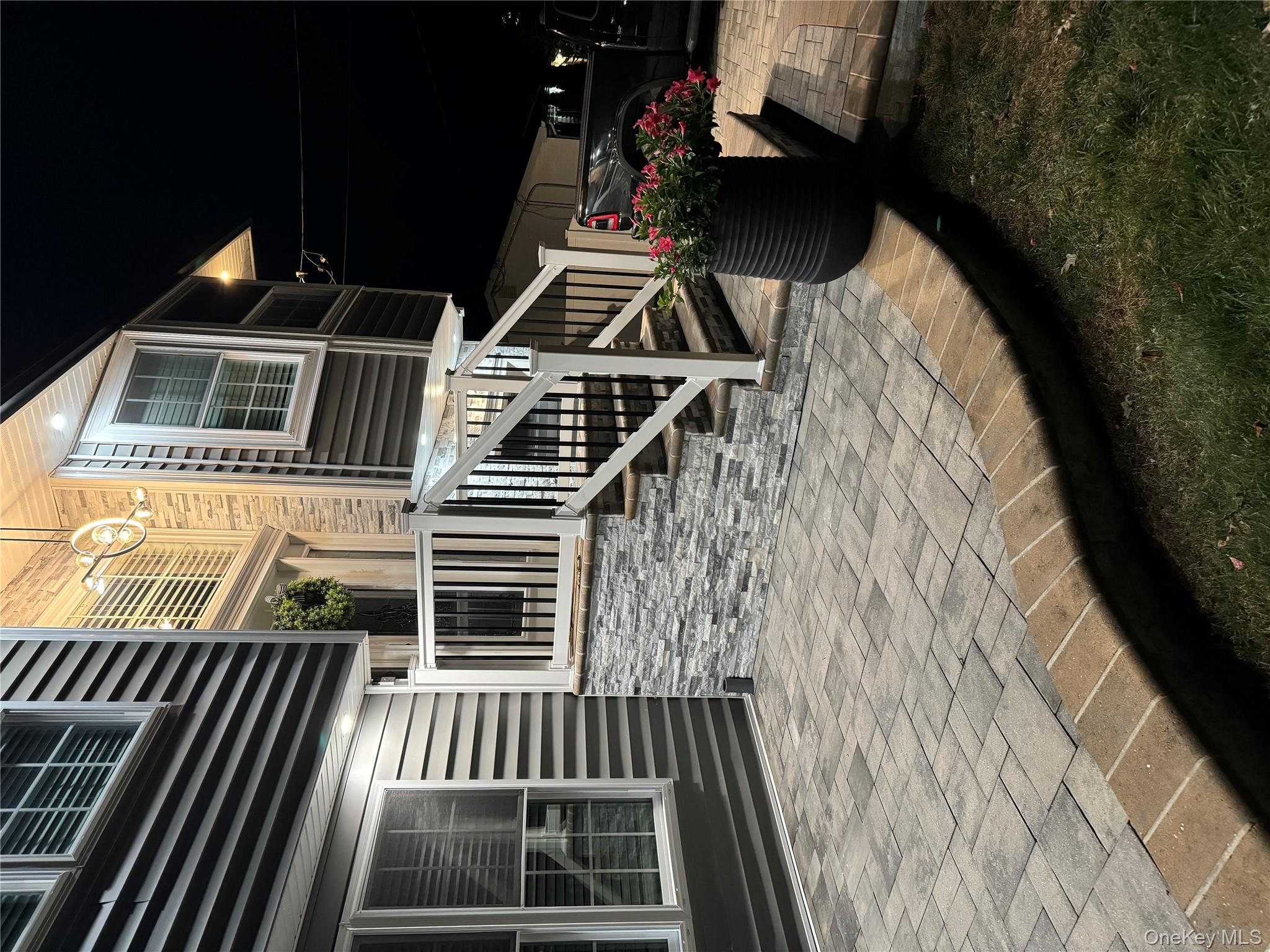 #3 photo, 331 American Boulevard, מחוז סאפוק Brentwood , NY 11717