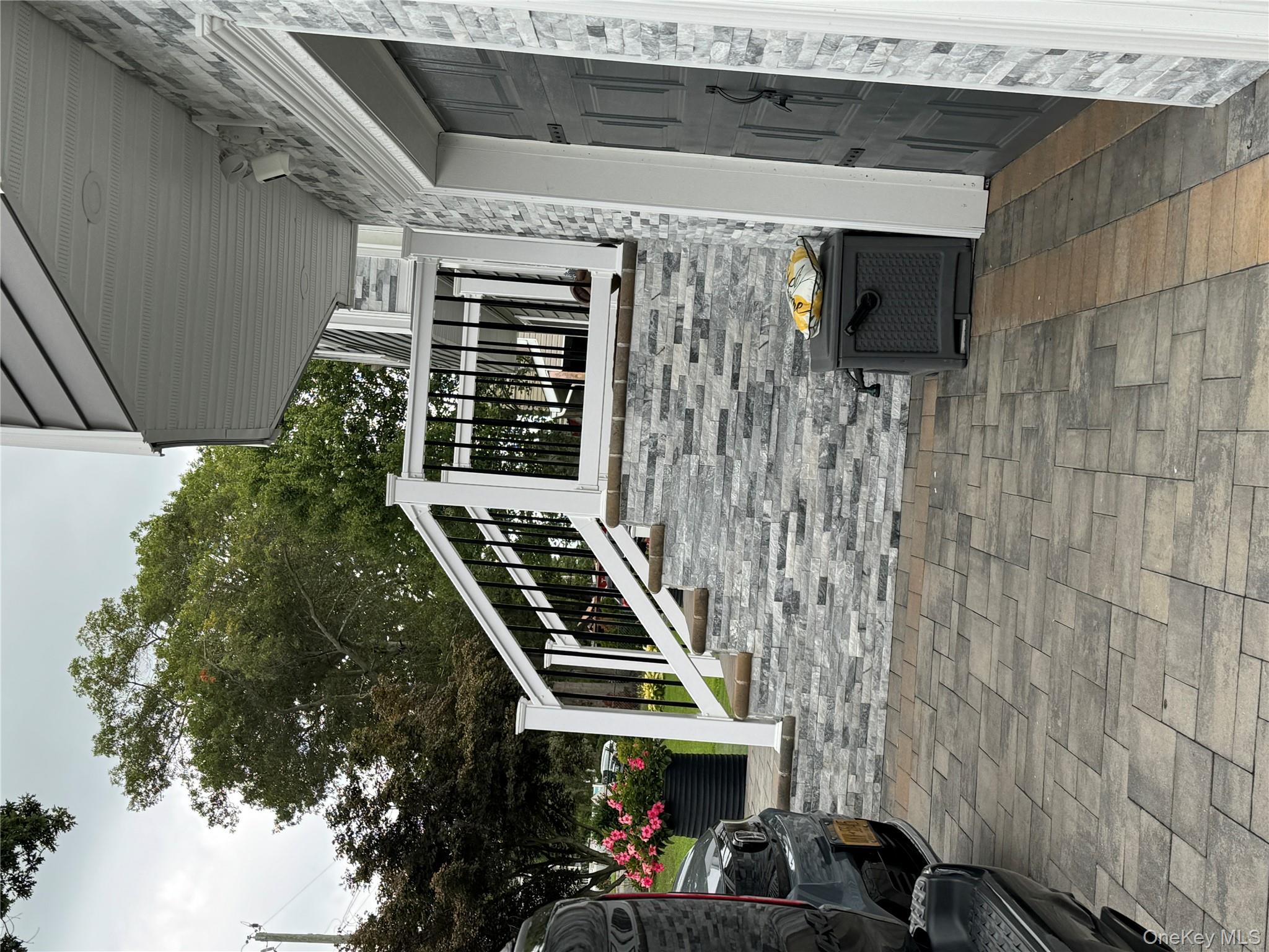 #4 photo, 331 American Boulevard, מחוז סאפוק Brentwood , NY 11717