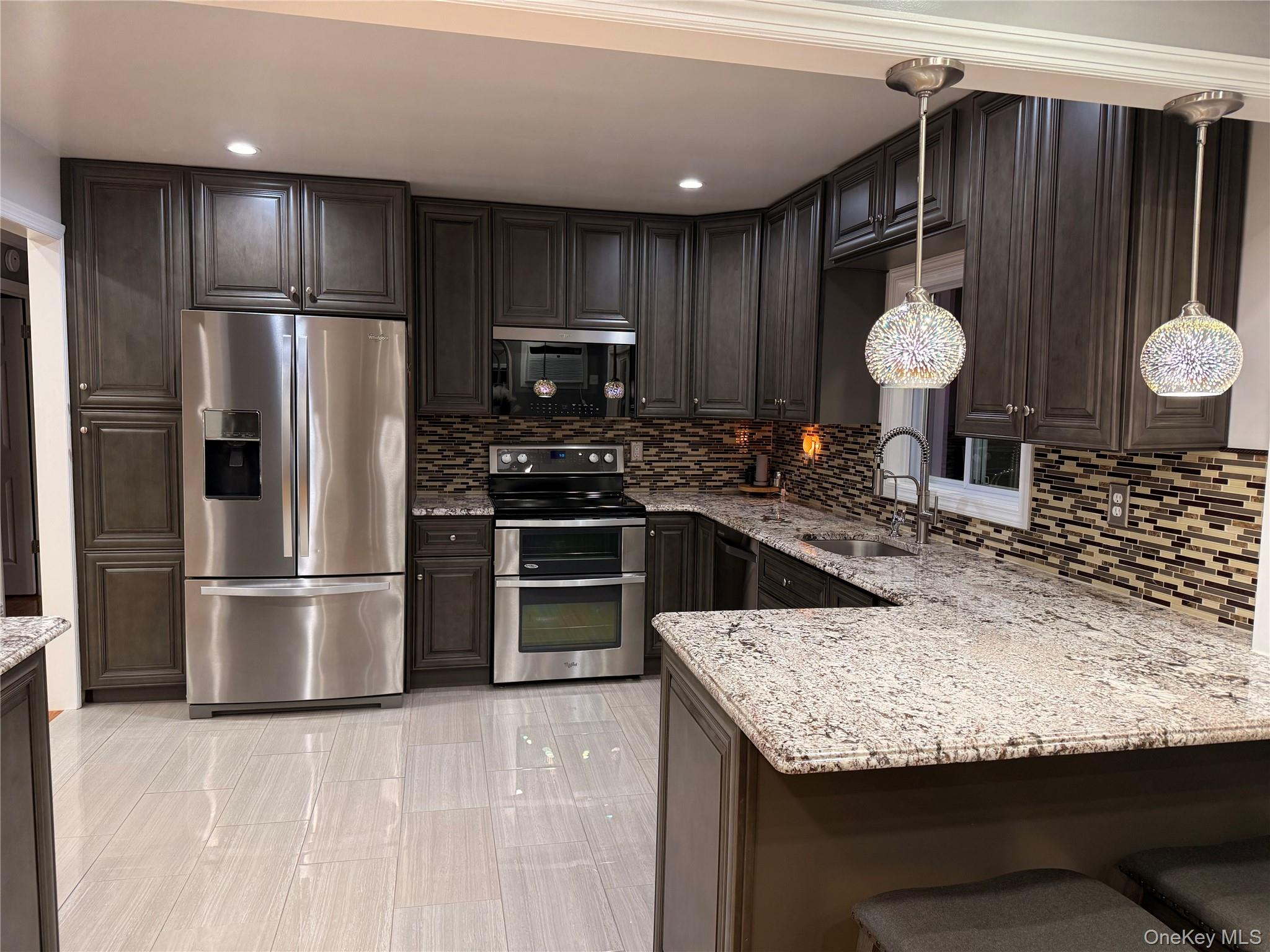 #8 photo, 331 American Boulevard, מחוז סאפוק Brentwood , NY 11717