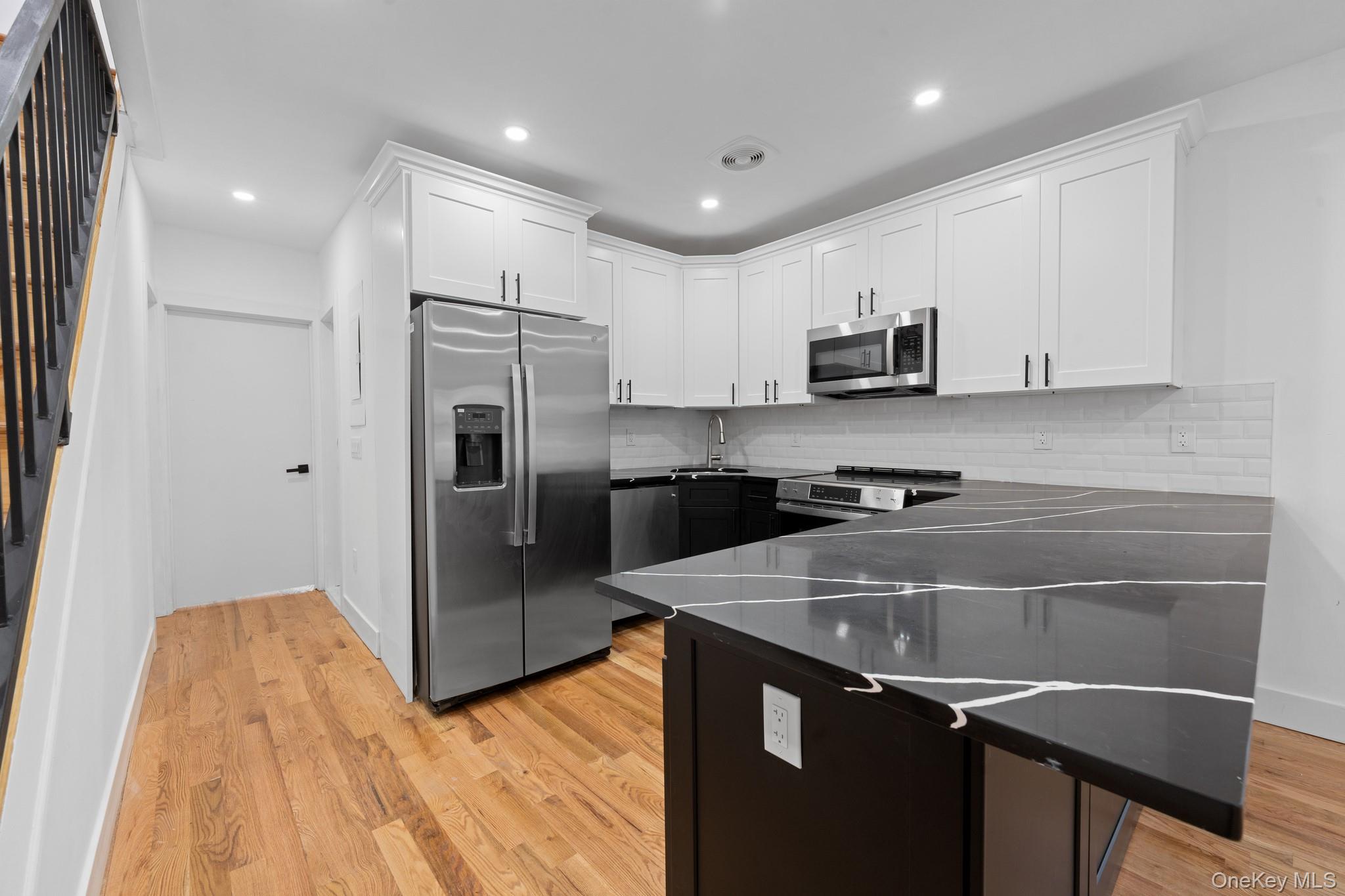 #3 photo, 13205 109th Avenue, كوينز South Ozone Park , NY 11420