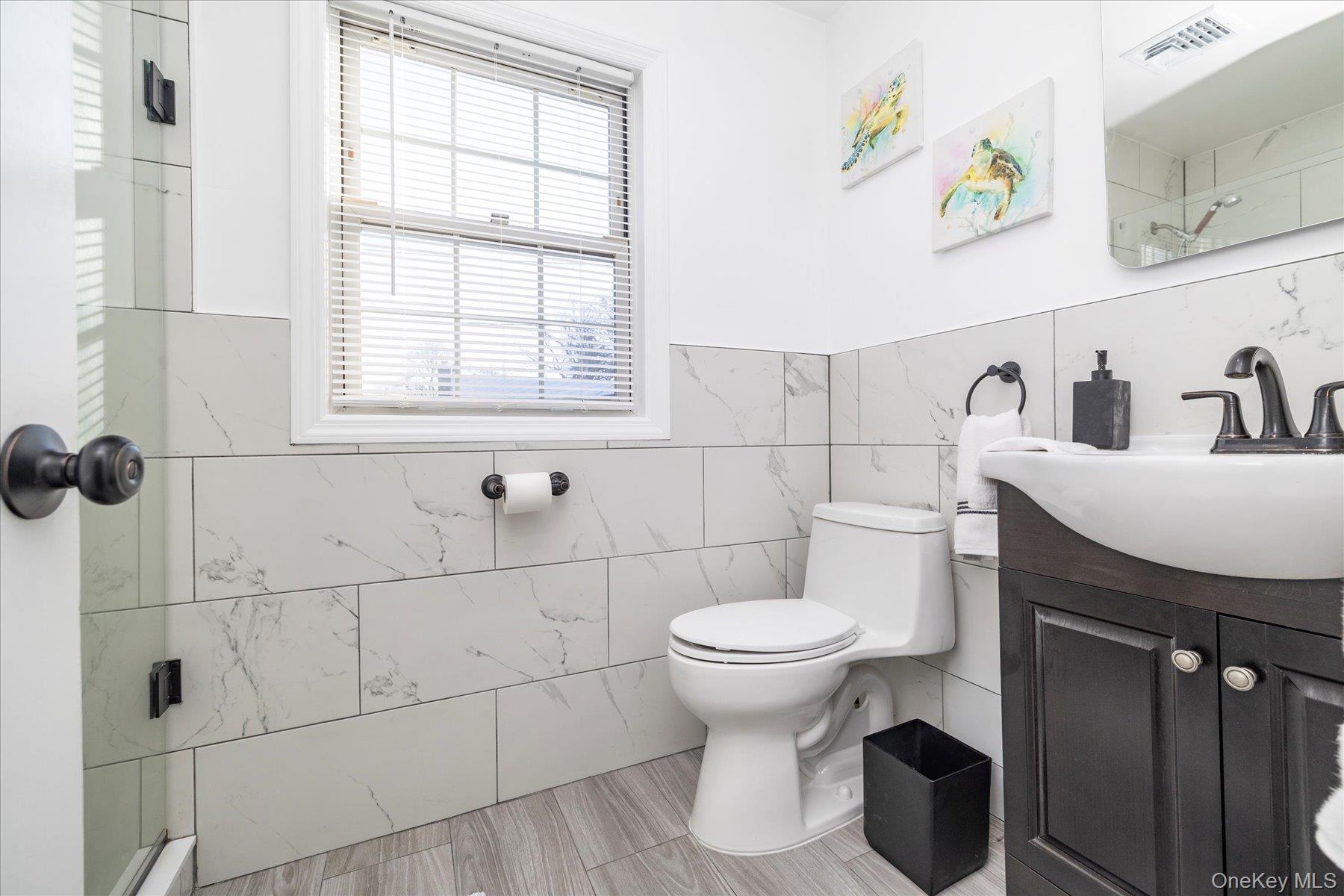 #12 photo, 31 Alden Court, नासाउ काउंटी Malverne , NY 11565