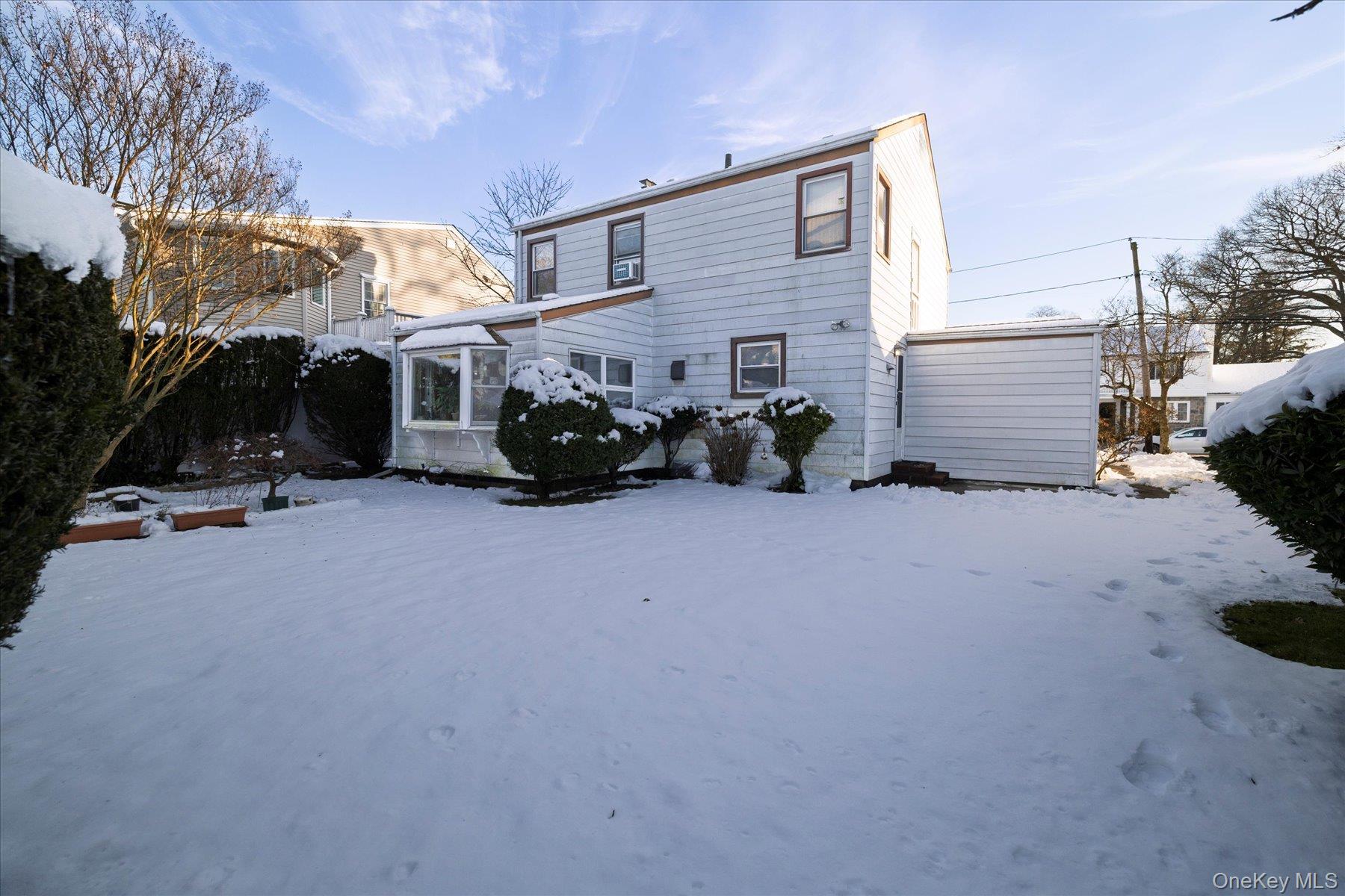 #3 photo, 31 Alden Court, नासाउ काउंटी Malverne , NY 11565