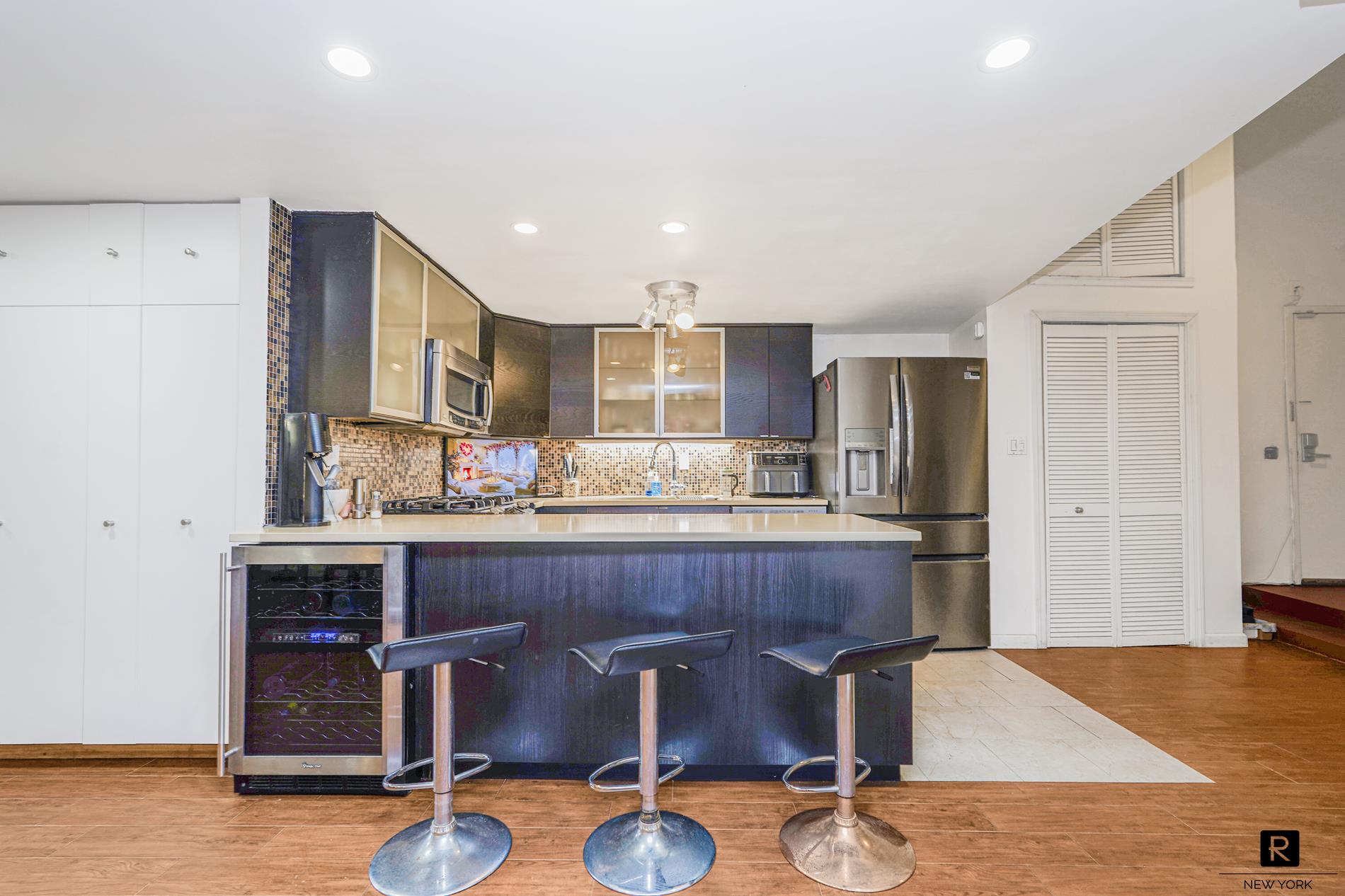 #10 photo, 10 Bay Street Landing, جزيرة ستاتن New York City , NY 10301