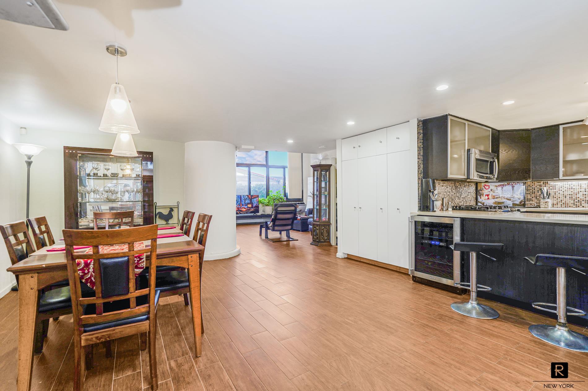 #14 photo, 10 Bay Street Landing, جزيرة ستاتن New York City , NY 10301