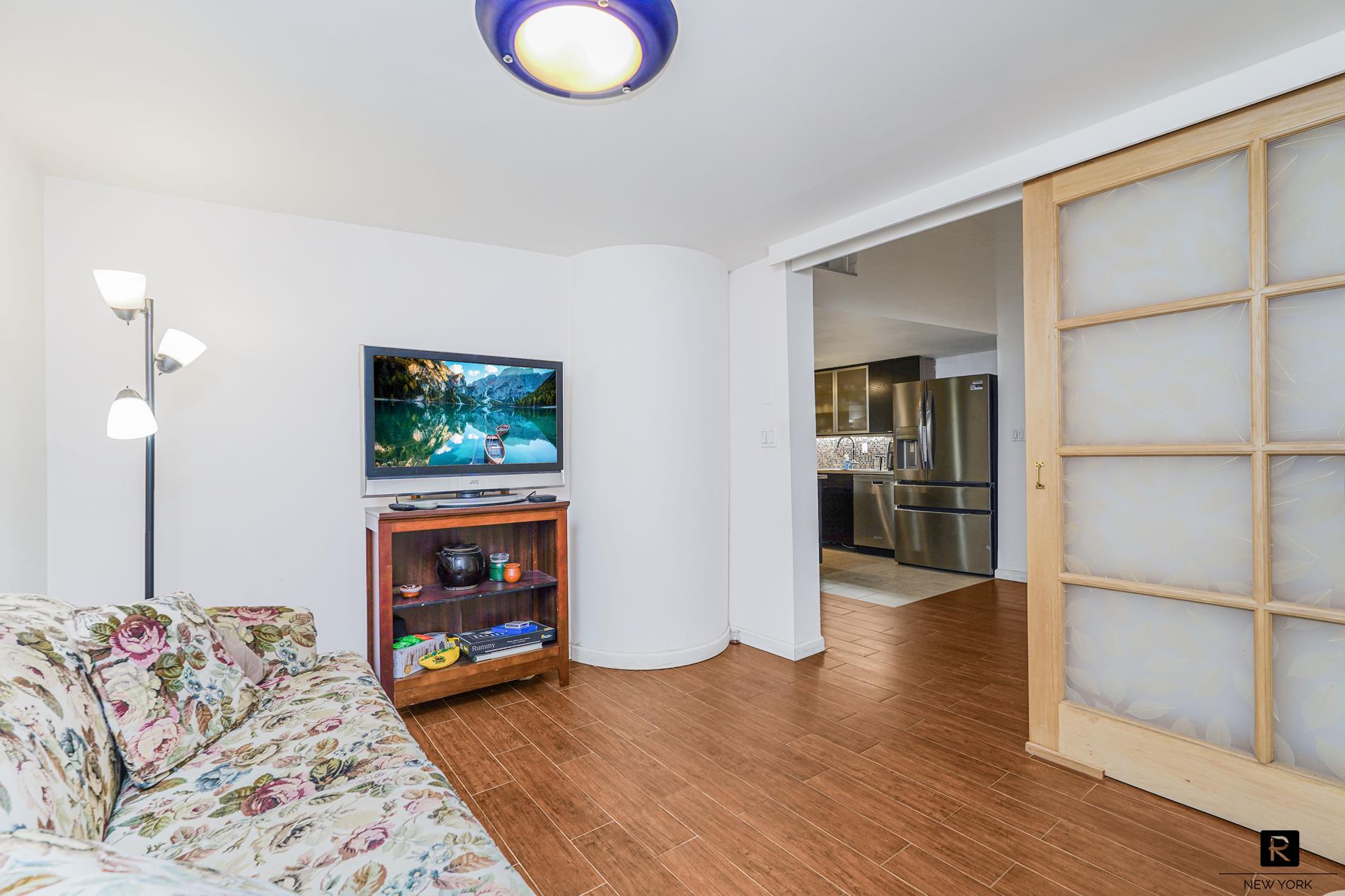 #18 photo, 10 Bay Street Landing, جزيرة ستاتن New York City , NY 10301