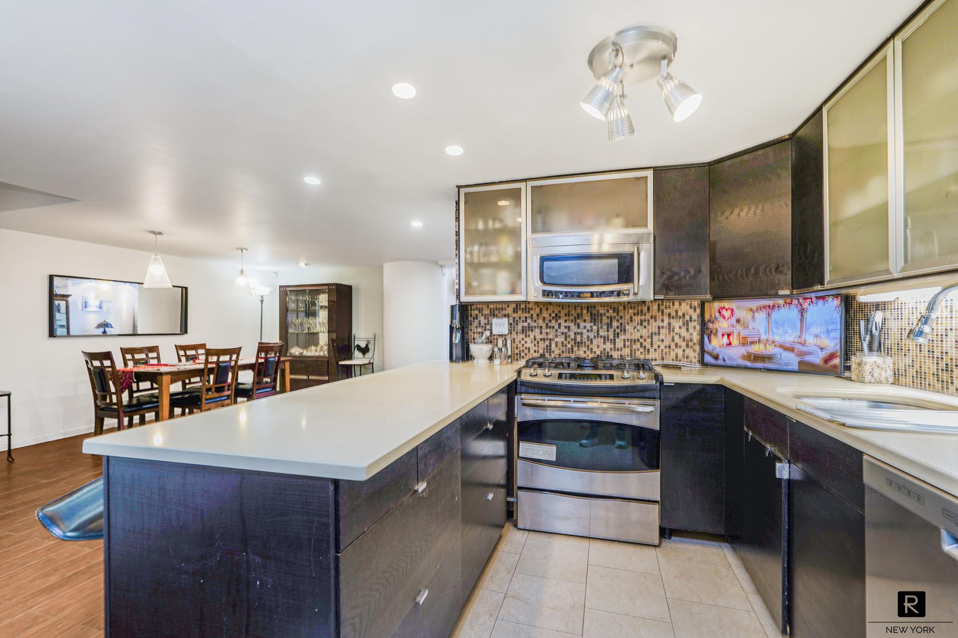 #5 photo, 10 Bay Street Landing, جزيرة ستاتن New York City , NY 10301