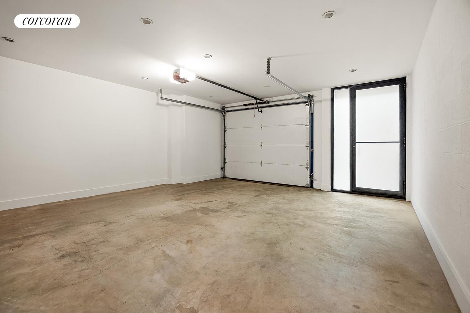 #11 photo, 143 MESEROLE Street, Williamsburg , NY 11206