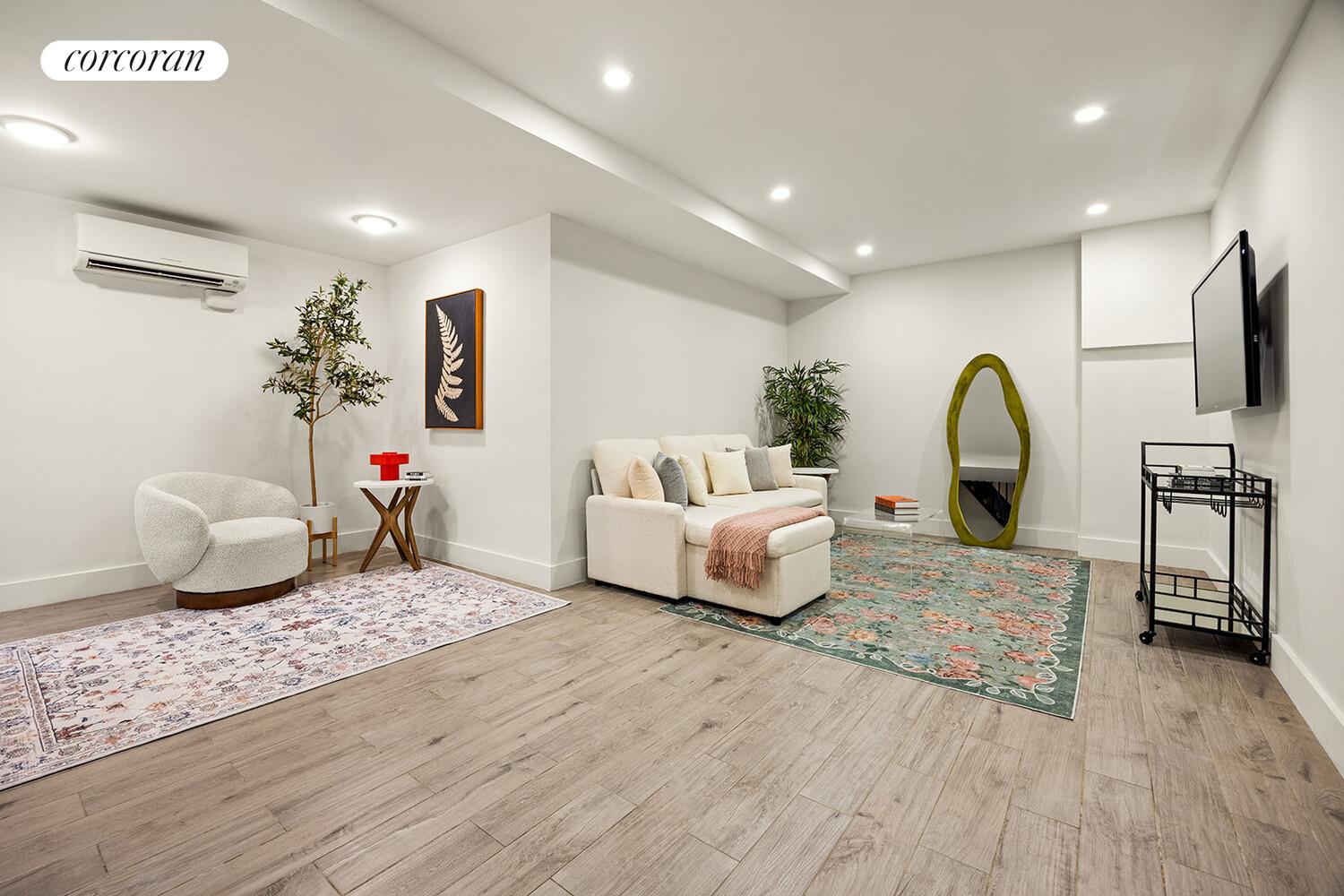 #8 photo, 143 MESEROLE Street, Williamsburg , NY 11206