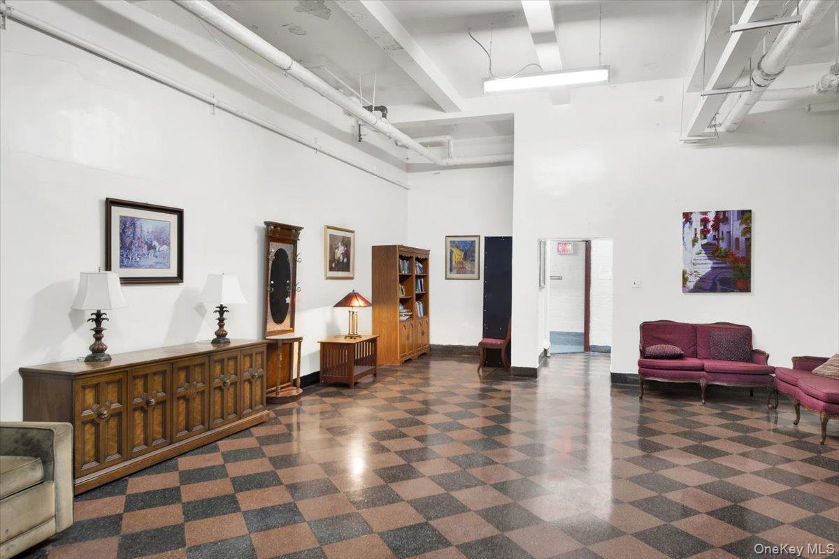 #16 photo, 4784 Boston Post Road, Pelham , NY 10803