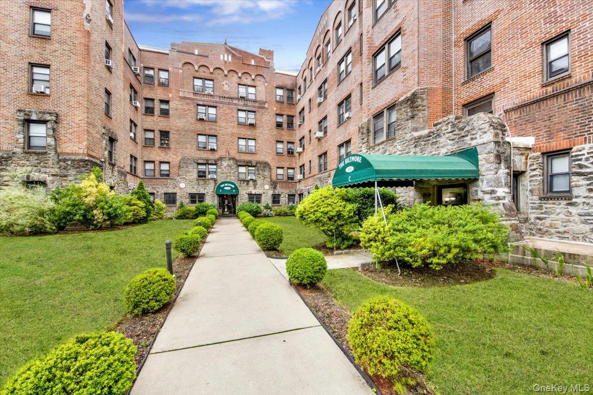 #18 photo, 4784 Boston Post Road, Pelham , NY 10803