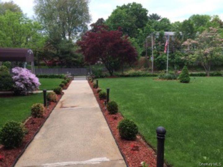 #20 photo, 4784 Boston Post Road, Pelham , NY 10803