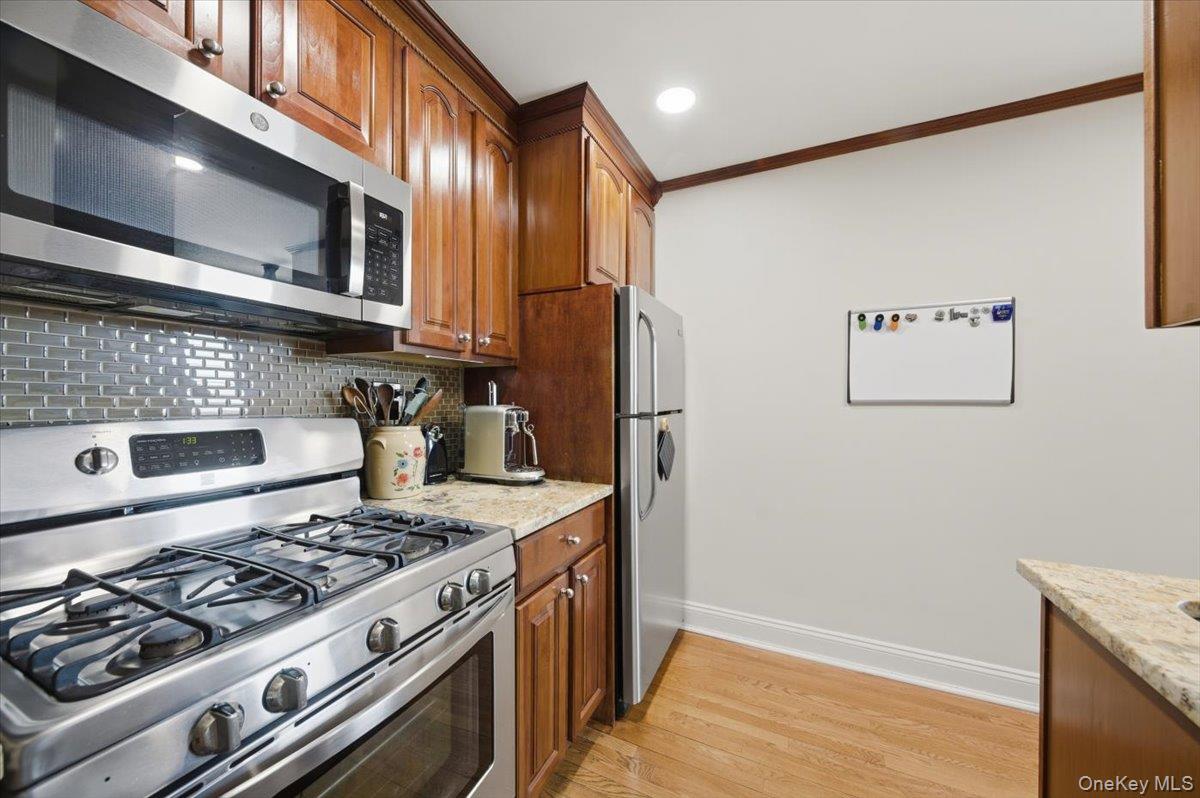 #7 photo, 4784 Boston Post Road, Pelham , NY 10803