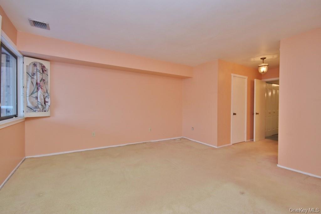 #12 photo, 383 Martling Avenue, Tarrytown , NY 10591