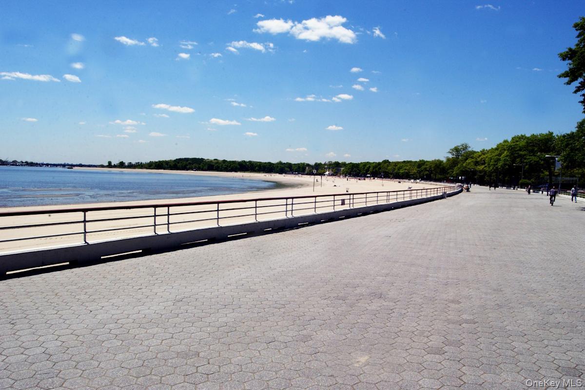 #17 photo, 1627 Pilgrim Avenue, Bronx , NY 10461