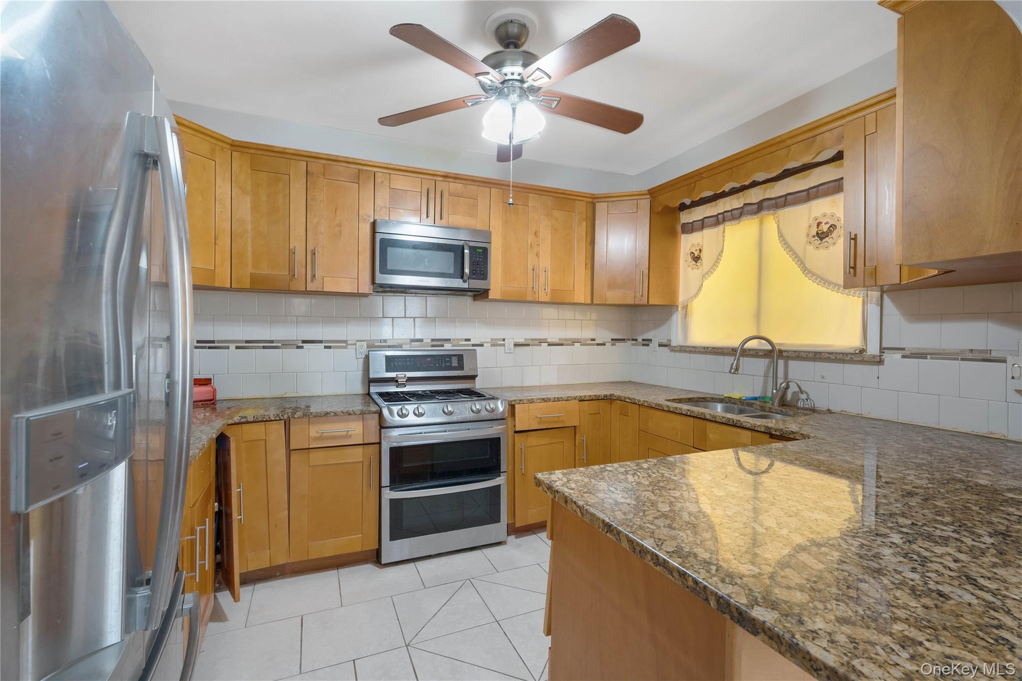 #3 photo, 67 Lawrence Avenue, מחוז נסאו Lynbrook , NY 11563