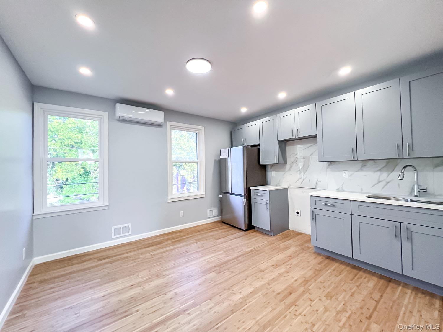 #2 photo, 88 Warren Street, Staten Island , NY 10304