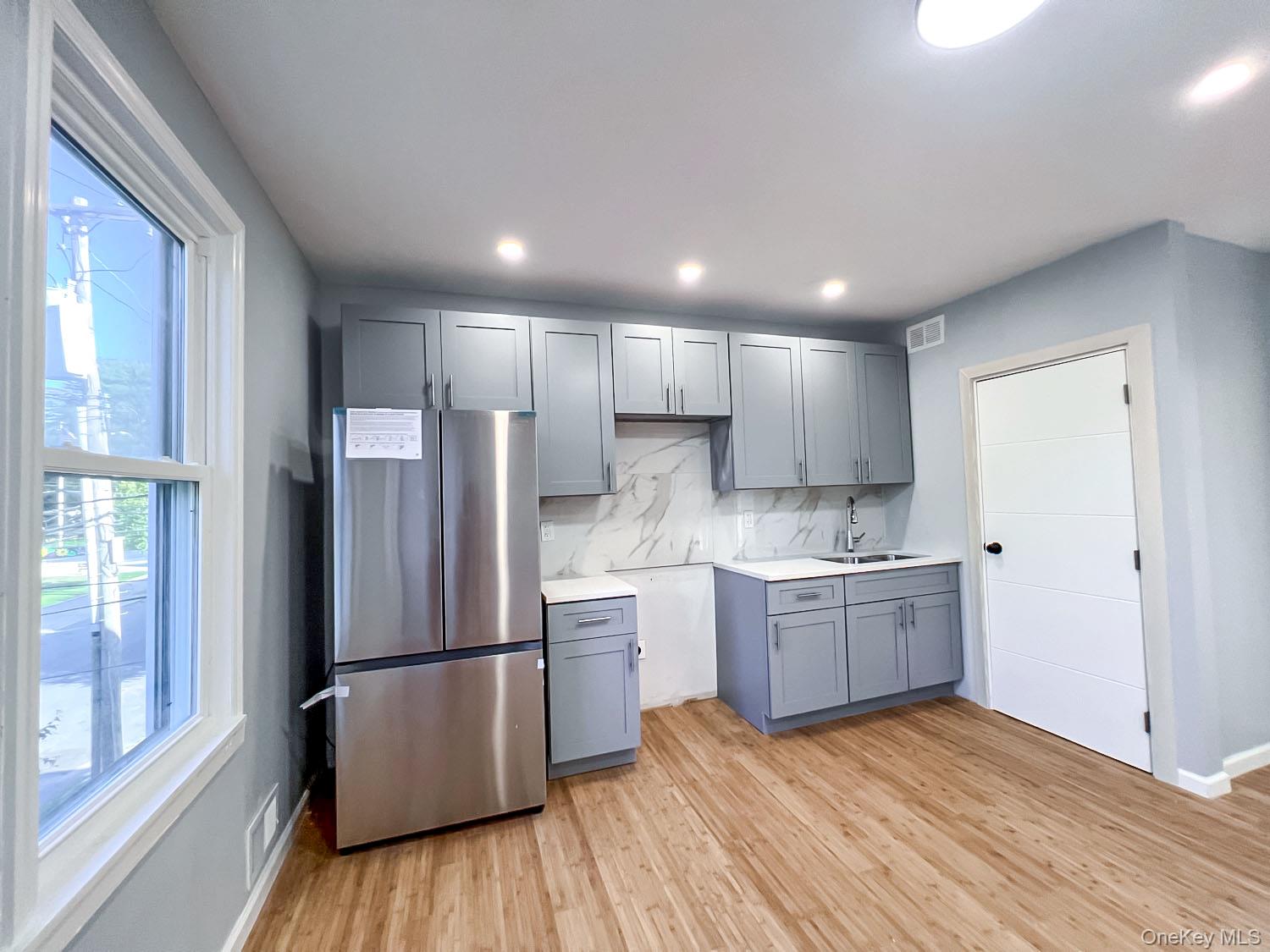 #4 photo, 88 Warren Street, Staten Island , NY 10304