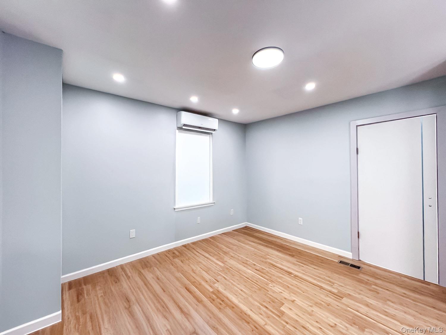 #7 photo, 88 Warren Street, Staten Island , NY 10304