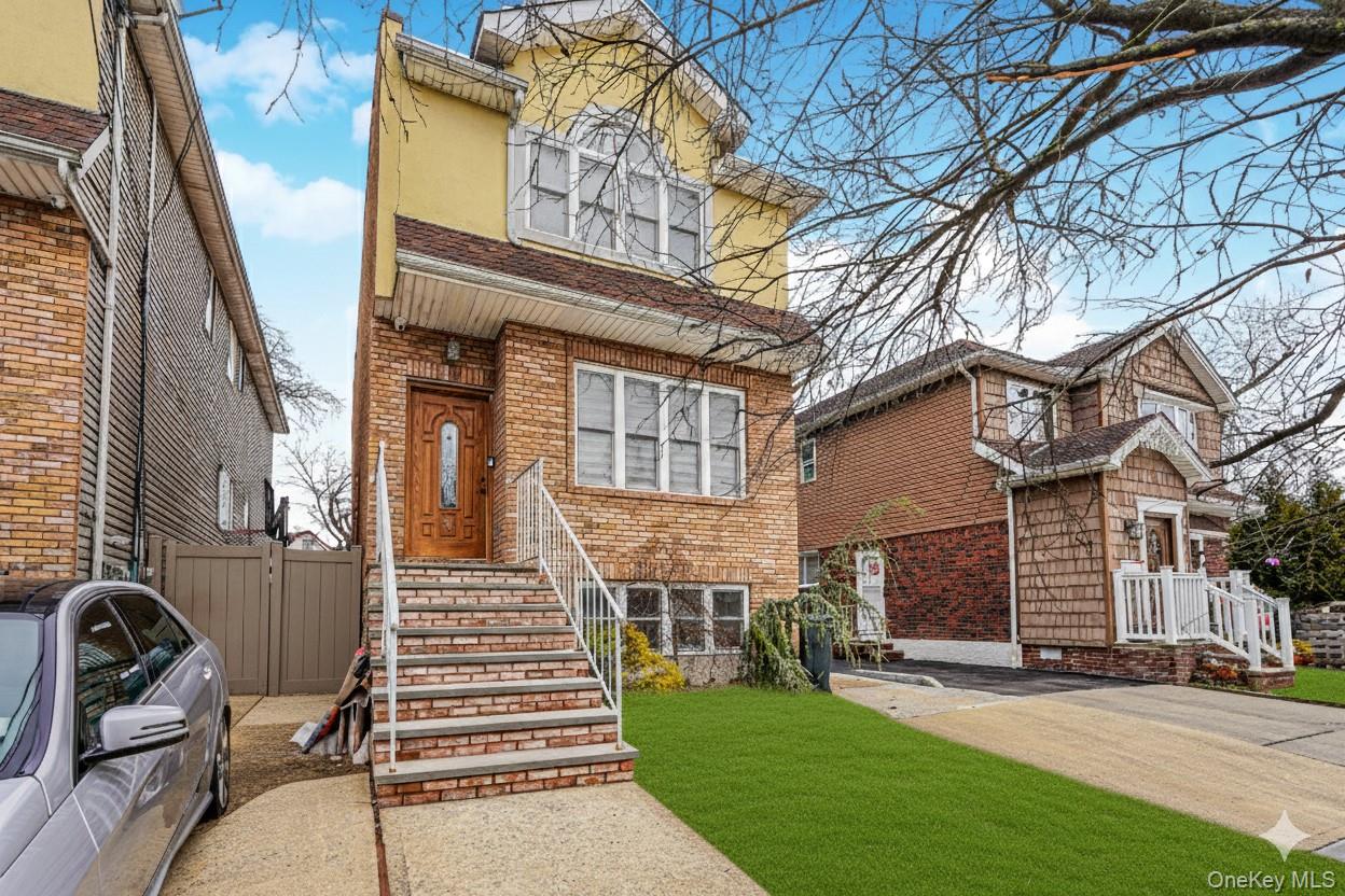 #2 photo, 49 Llewellyn Place, Staten Island , NY 10310