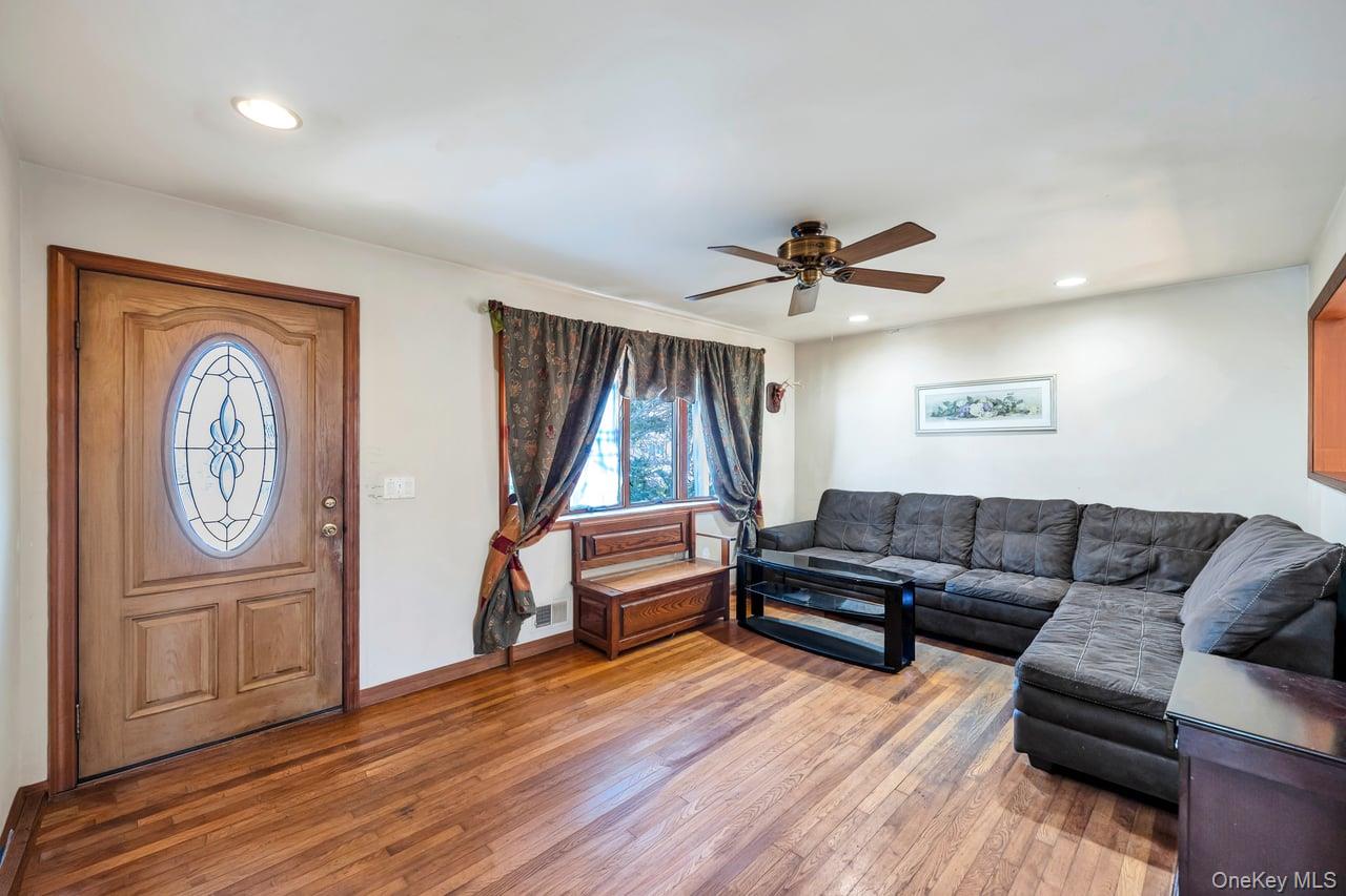 #11 photo, 1456 Locust Avenue, Bohemia , NY 11716