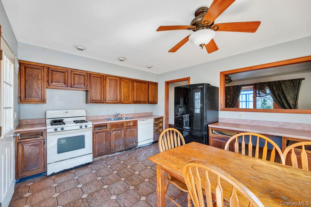 #17 photo, 1456 Locust Avenue, Bohemia , NY 11716