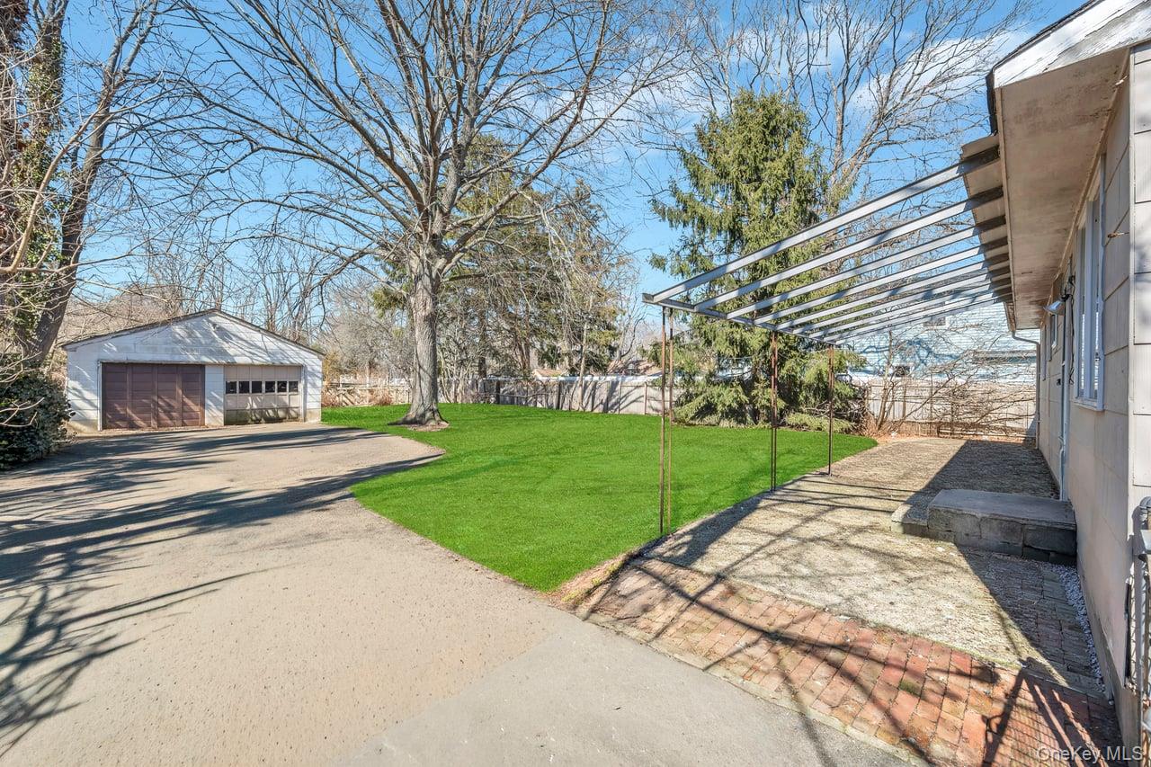 #4 photo, 1456 Locust Avenue, Bohemia , NY 11716