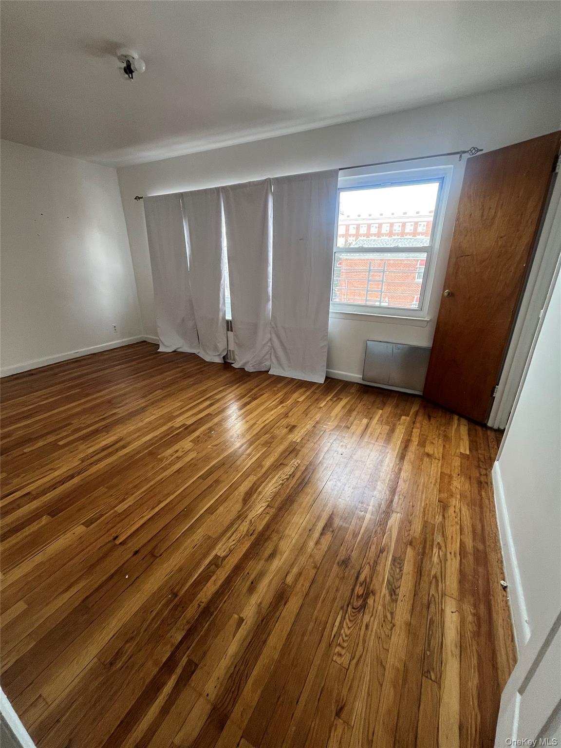 #2 photo, 8539 75th Street, קווינס Woodhaven , NY 11421