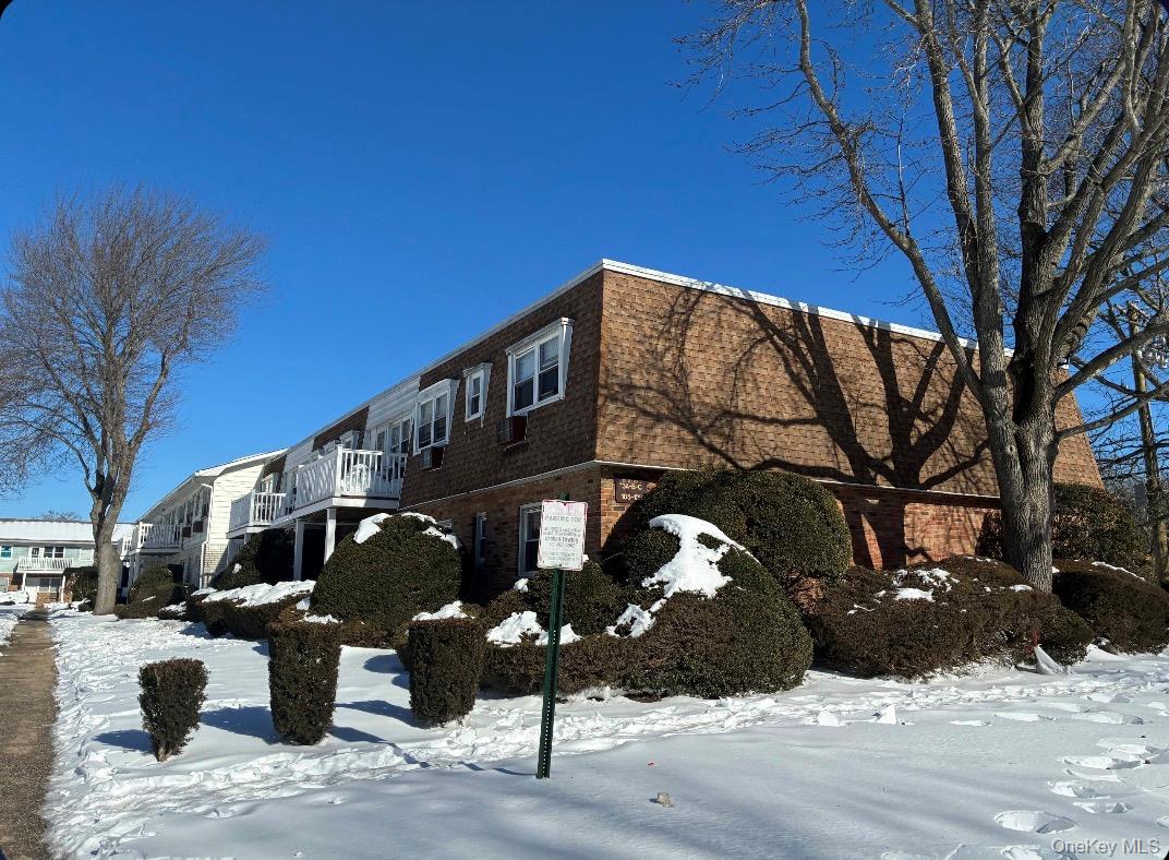 #1 photo, 126 Hemlock Drive, सफ़ोक काउंटी Bay Shore , NY 11706