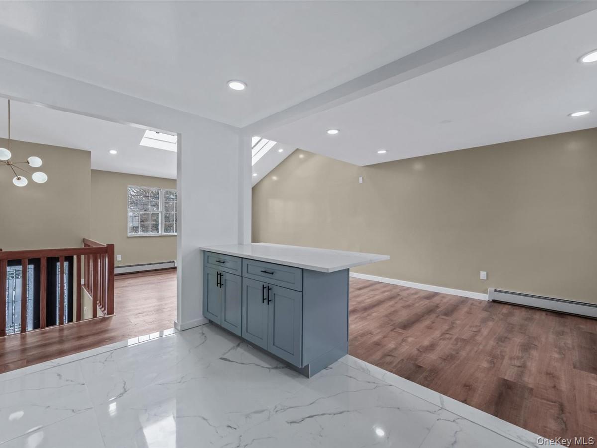 #11 photo, 401 Dover Street, 長島 Westbury , NY 11590