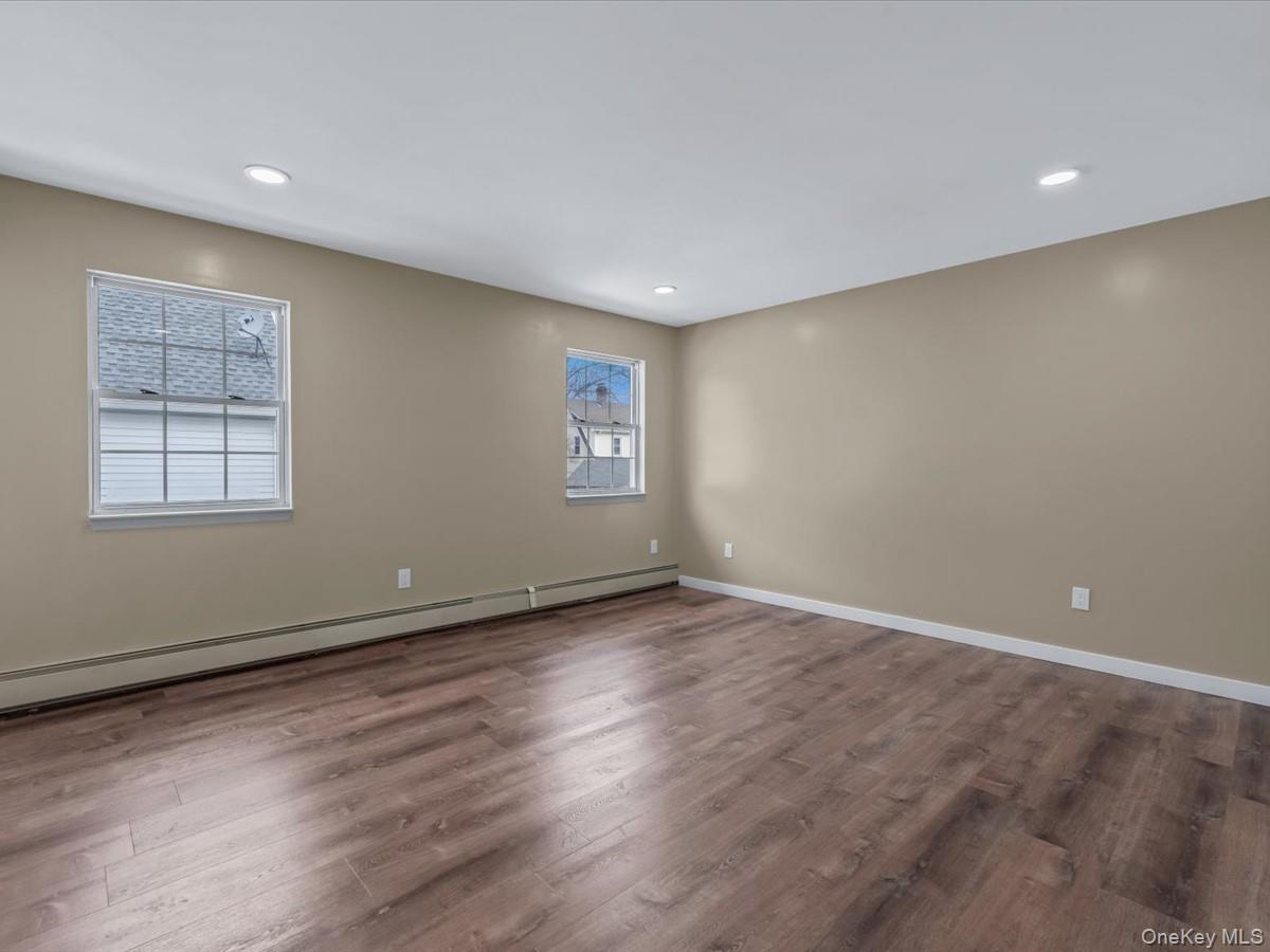 #12 photo, 401 Dover Street, 長島 Westbury , NY 11590