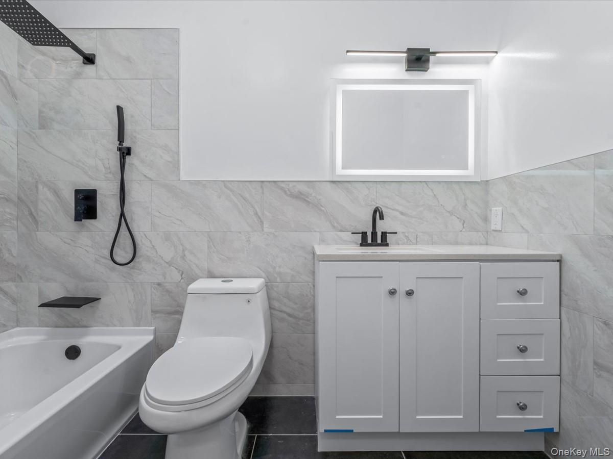 #19 photo, 401 Dover Street, 長島 Westbury , NY 11590