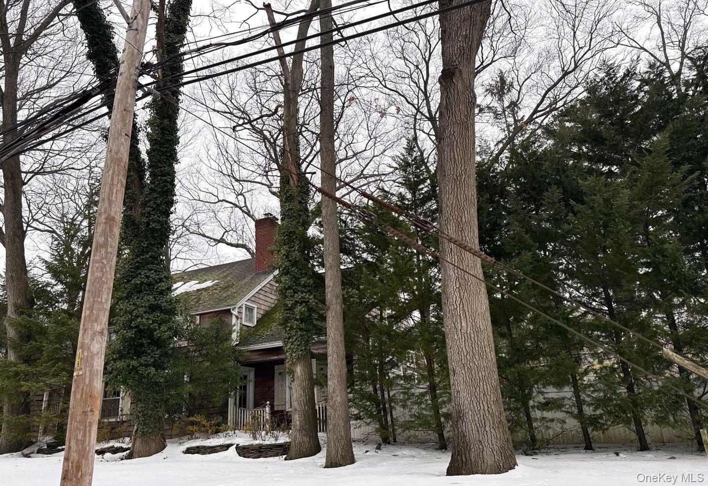 #4 photo, 89 Linmouth Road, Malverne , NY 11565