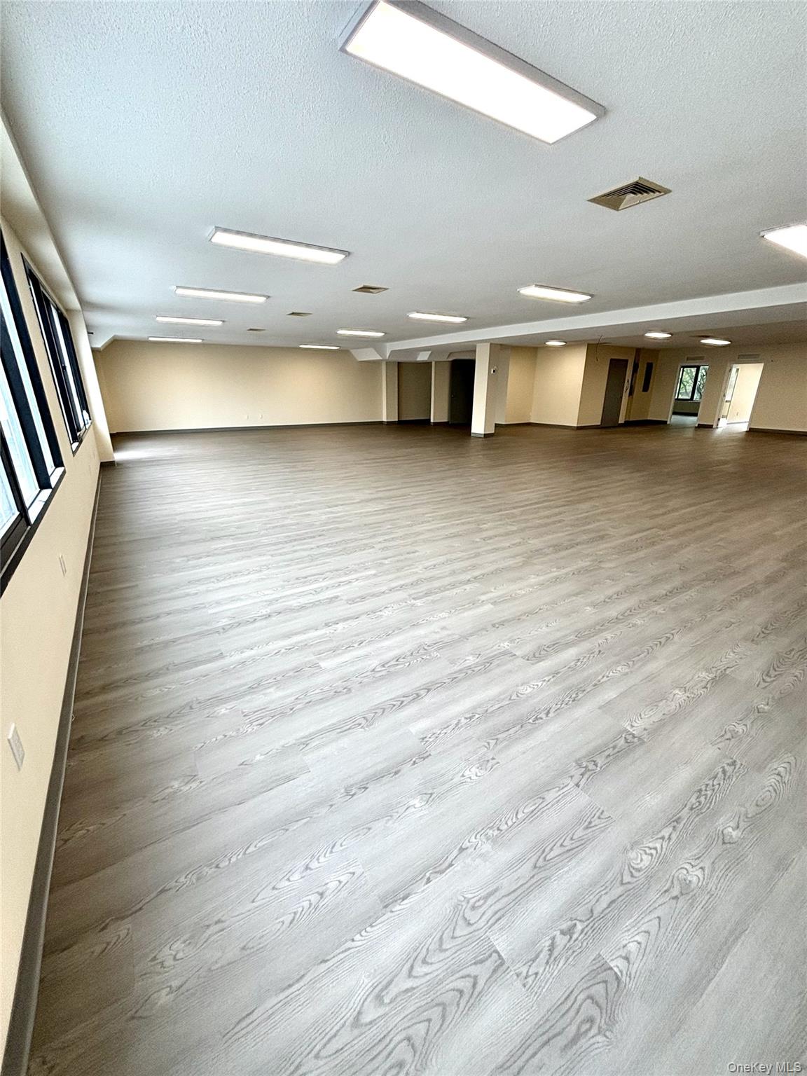 #10 photo, 1957 49th Street, Куинс ‖ Astoria , NY 11105