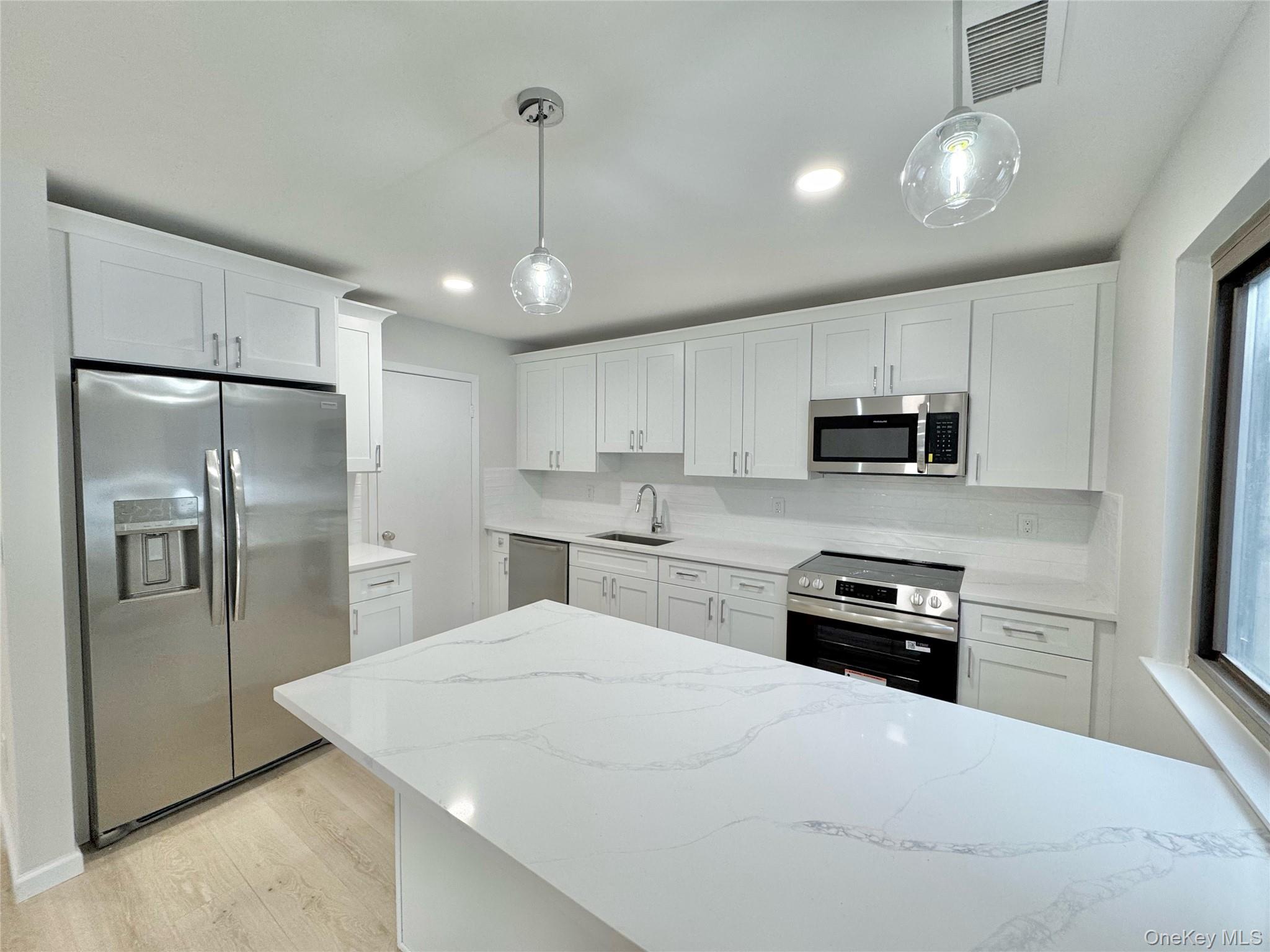 #5 photo, 46 Blue Point Road, Holtsville , NY 11742