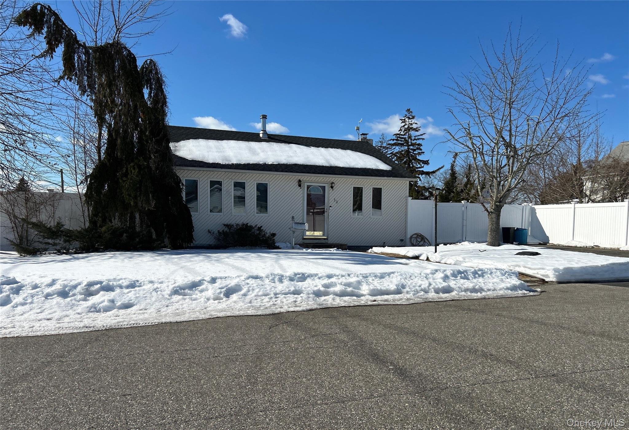 #2 photo, 30 Jenkins Avenue, 东长岛 North Babylon , NY 11703