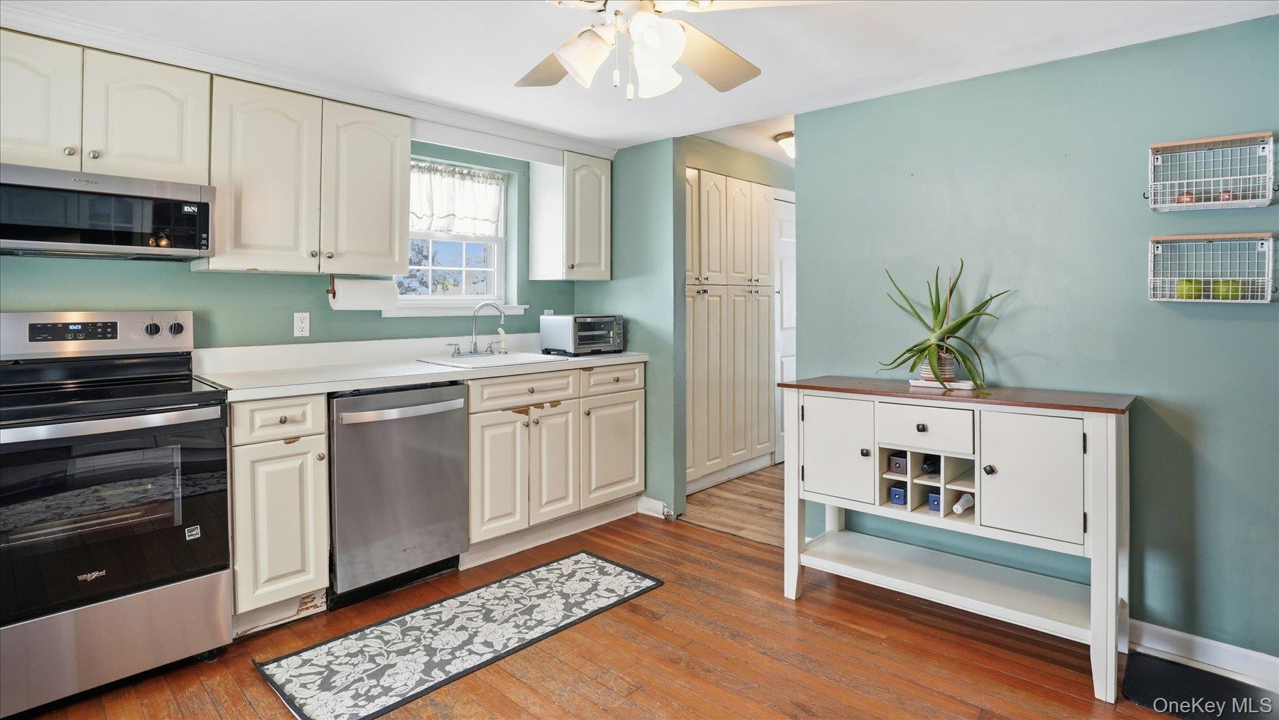 #17 photo, 149 Union Avenue, Islip , NY 11751