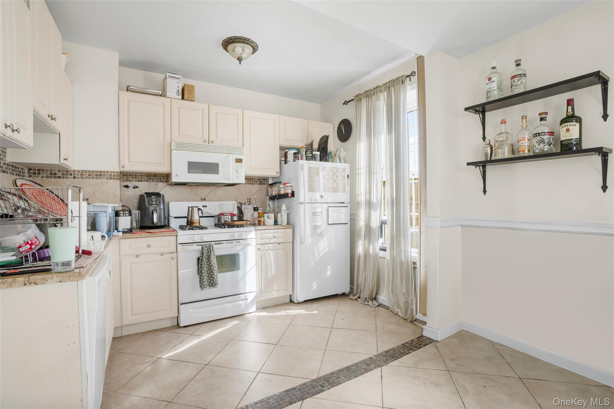 #2 photo, 2932 Baisley Avenue, ब्रोंक्स Bronx , NY 10461