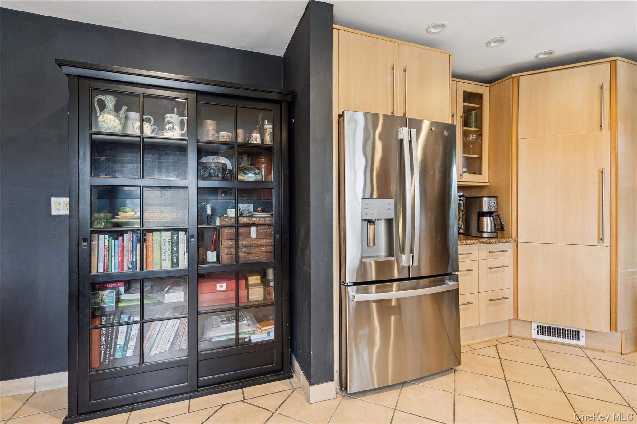 #2 photo, 5030 Tibbett Avenue, Бронкс ‖ Bronx , NY 10471