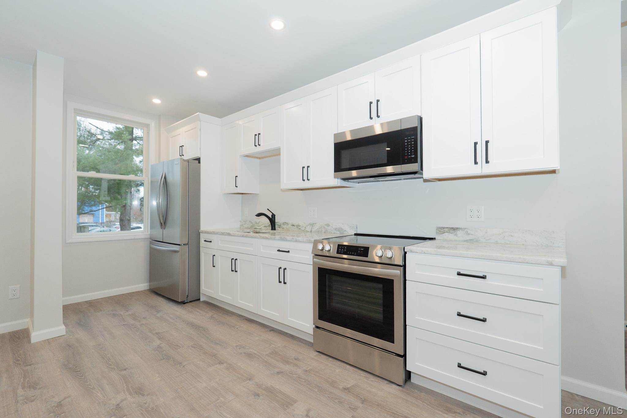 #3 photo, 220 Walsh Avenue, 纽约州 New Windsor , NY 12553