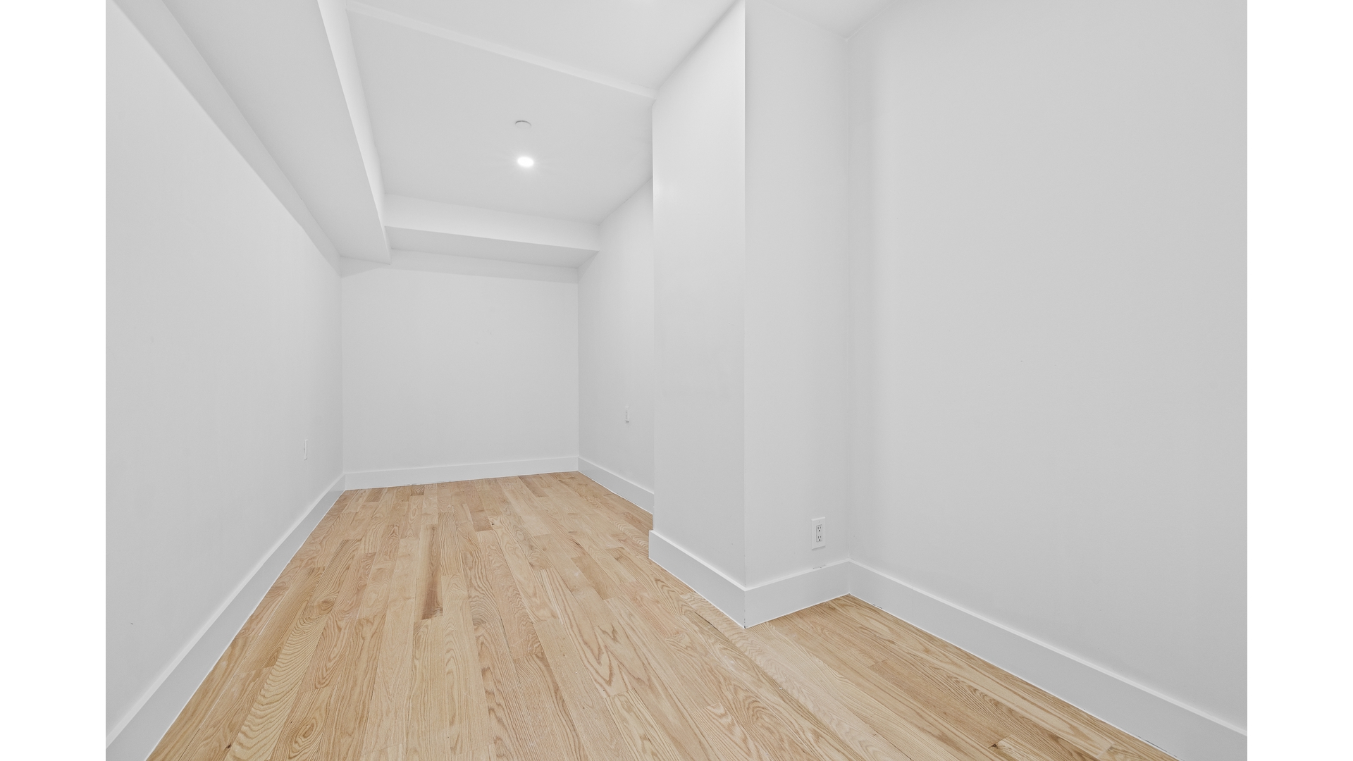 #9 photo, 631 ST MARKS Avenue, Crown Heights , NY 11216