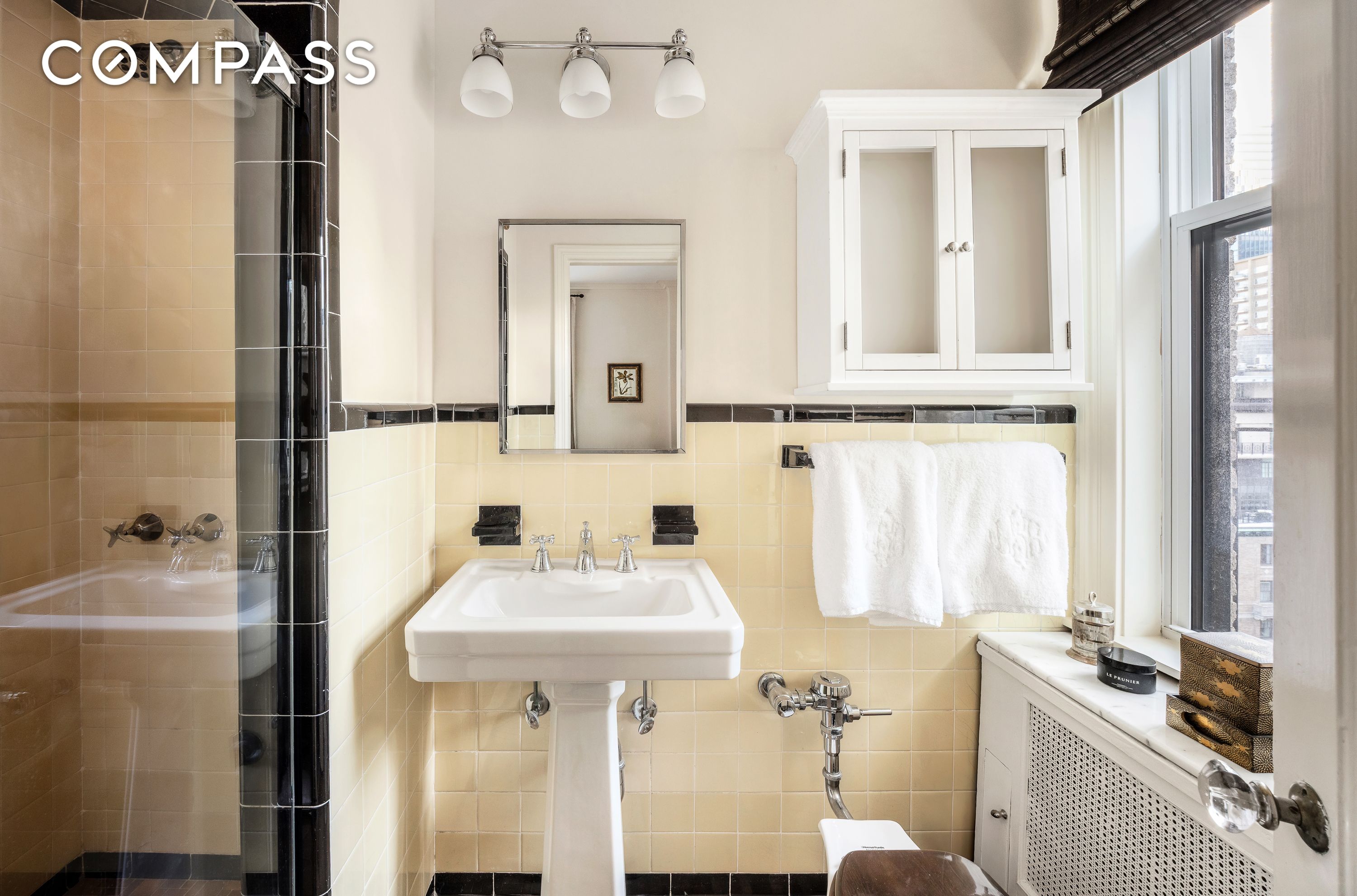 #13 photo, 550 Park Avenue, Lenox Hill , NY 10065